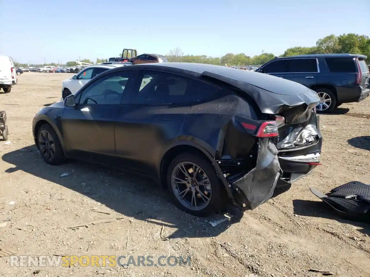 2 Photograph of a damaged car 7SAYGDEE0RA300114 TESLA MODEL Y 2024