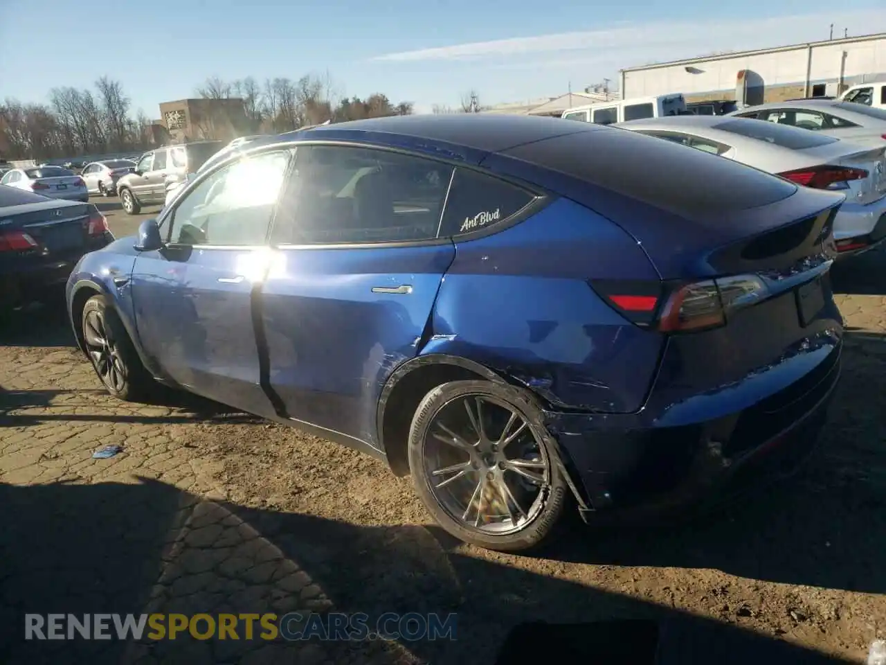 2 Photograph of a damaged car 7SAYGDEE0RA320055 TESLA MODEL Y 2024