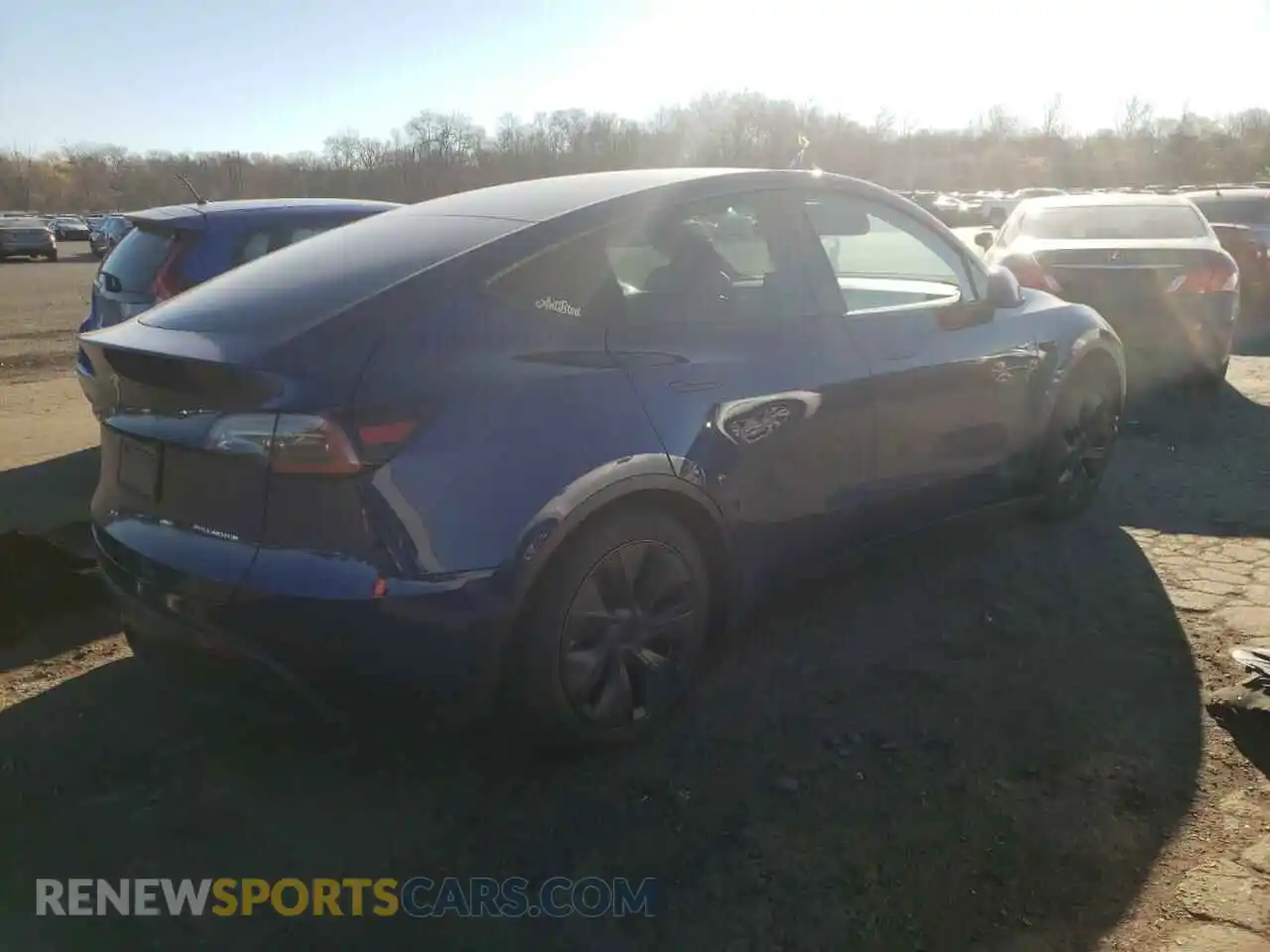 3 Photograph of a damaged car 7SAYGDEE0RA320055 TESLA MODEL Y 2024