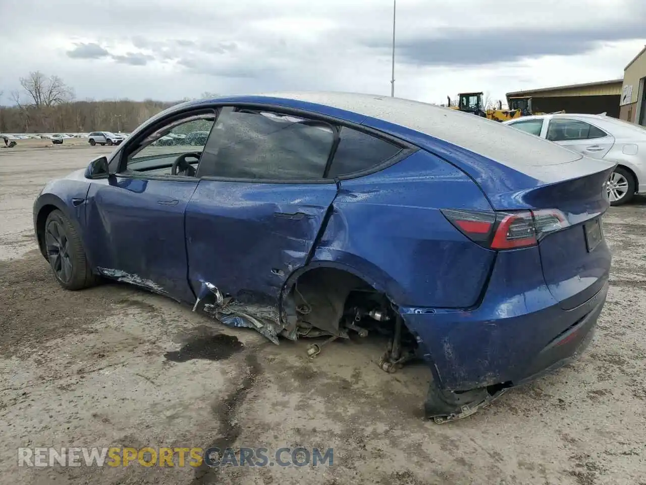 2 Photograph of a damaged car 7SAYGDEE0RA323893 TESLA MODEL Y 2024