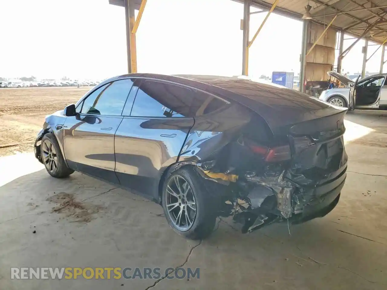 2 Photograph of a damaged car 7SAYGDEE0RA334134 TESLA MODEL Y 2024
