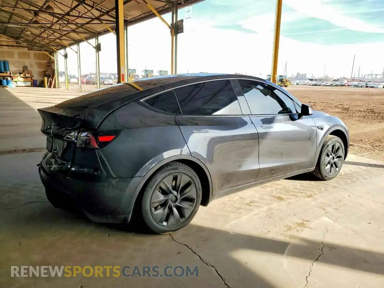 3 Photograph of a damaged car 7SAYGDEE0RA334134 TESLA MODEL Y 2024