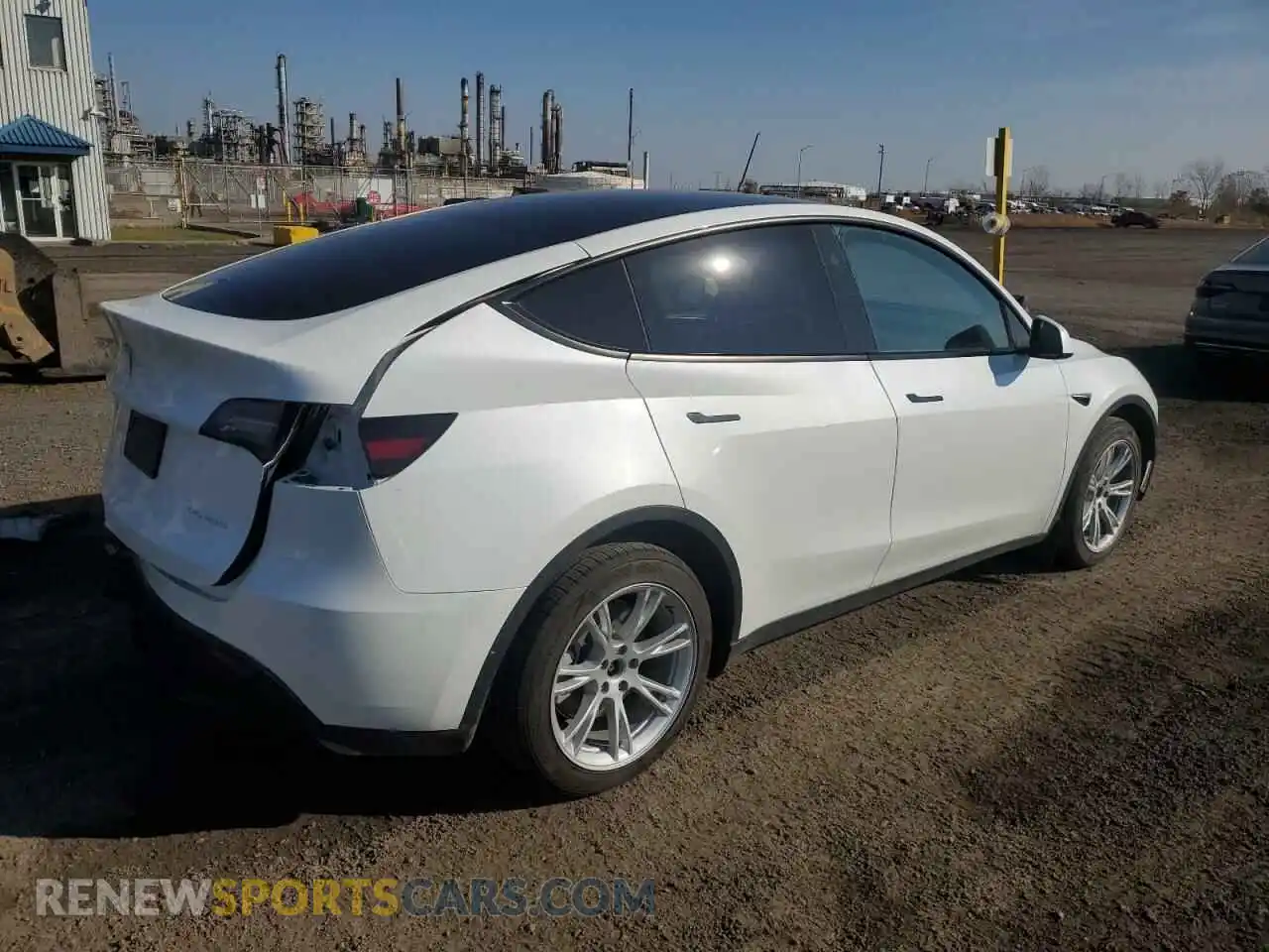 3 Photograph of a damaged car 7SAYGDEE0RF055642 TESLA MODEL Y 2024