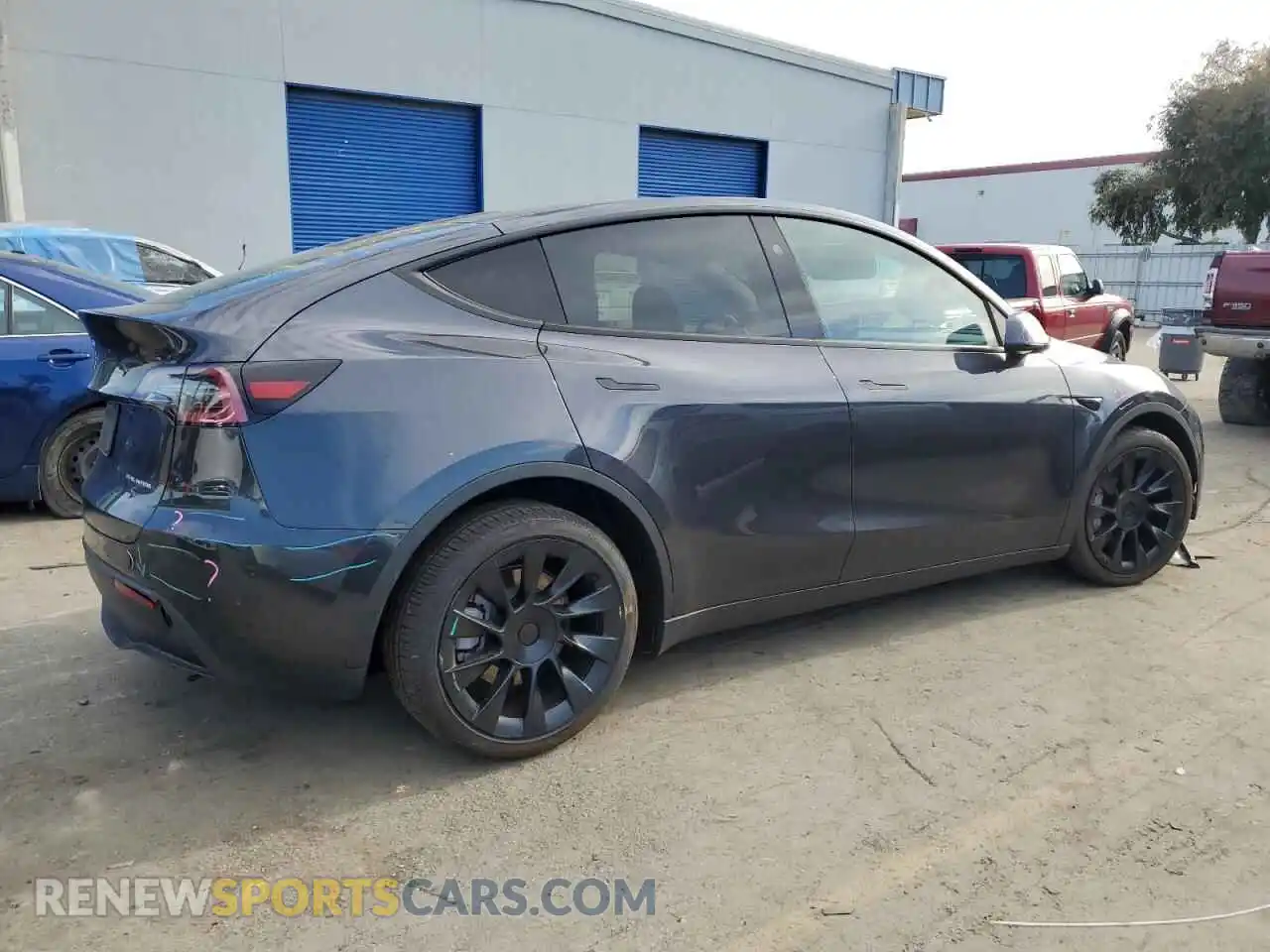 3 Photograph of a damaged car 7SAYGDEE0RF077138 TESLA MODEL Y 2024
