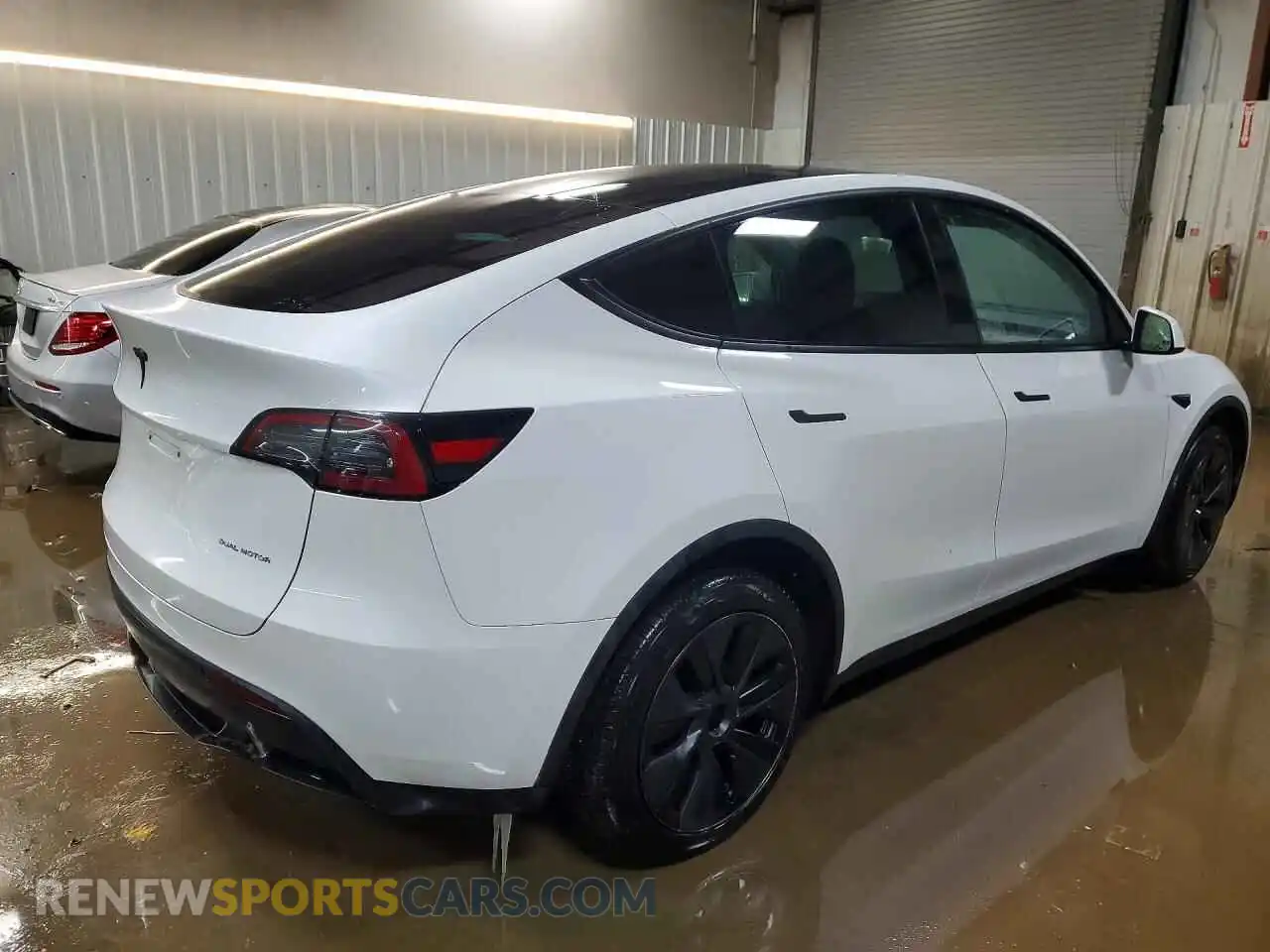 3 fotografías del automóvil dañado 7SAYGDEE0RF132980 TESLA MODEL Y 2024