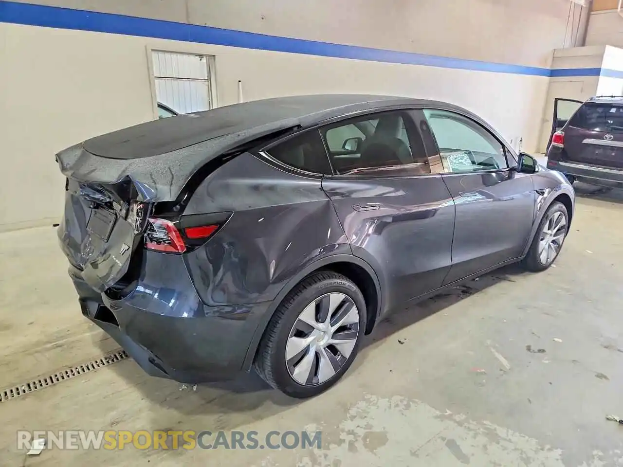 3 Photograph of a damaged car 7SAYGDEE1RA224418 TESLA MODEL Y 2024