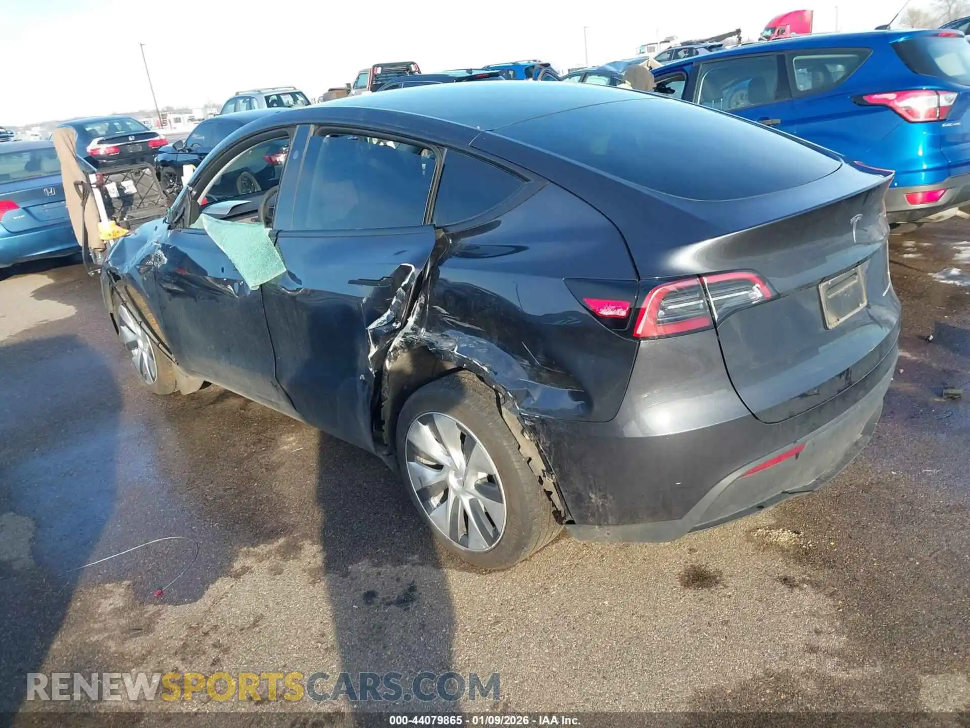 3 Photograph of a damaged car 7SAYGDEE1RA226024 TESLA MODEL Y 2024