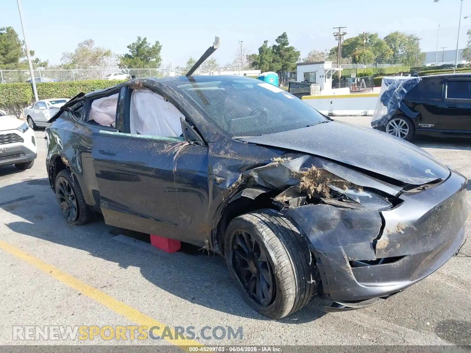 1 Photograph of a damaged car 7SAYGDEE1RA233359 TESLA MODEL Y 2024