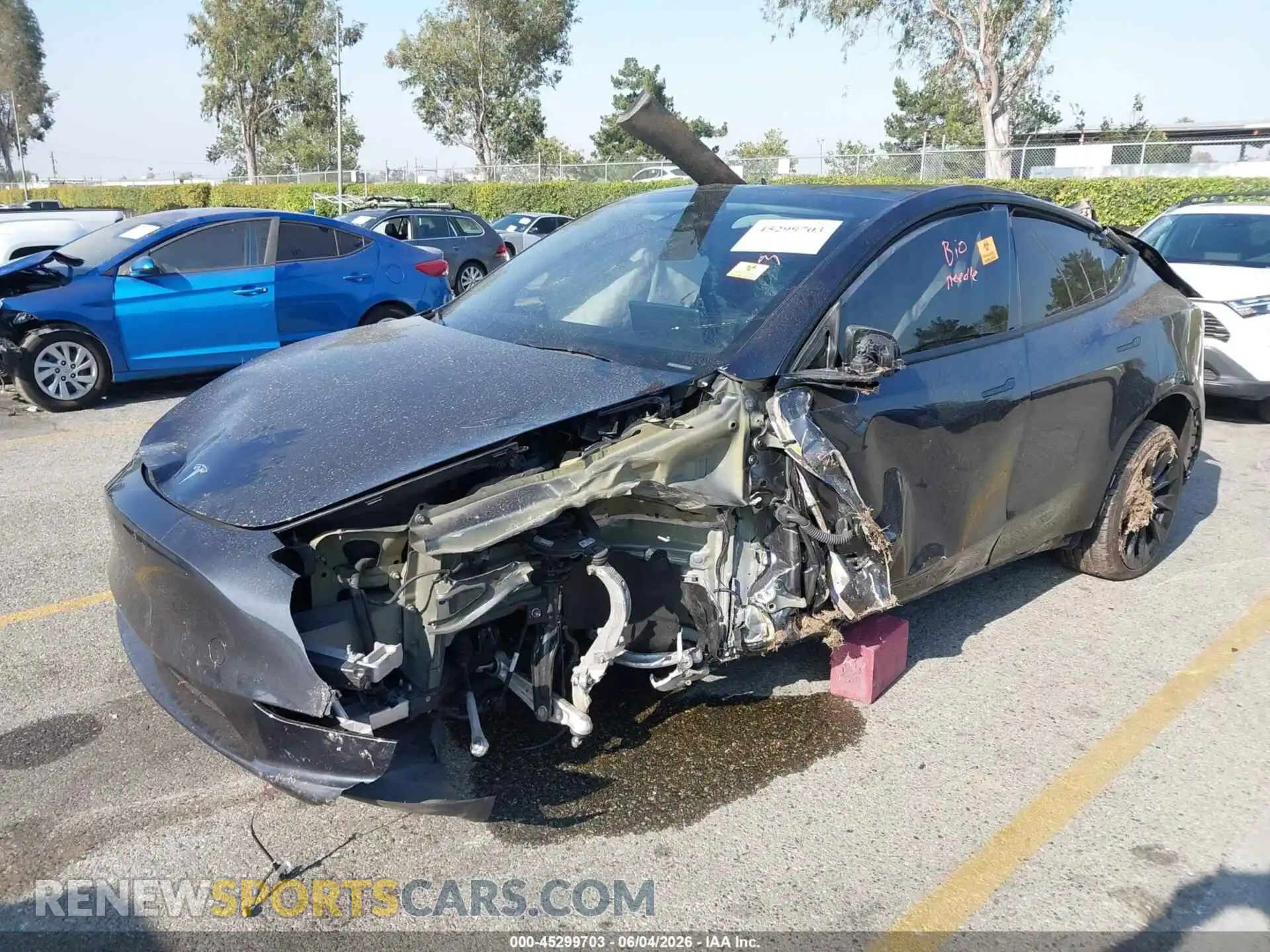 2 Photograph of a damaged car 7SAYGDEE1RA233359 TESLA MODEL Y 2024