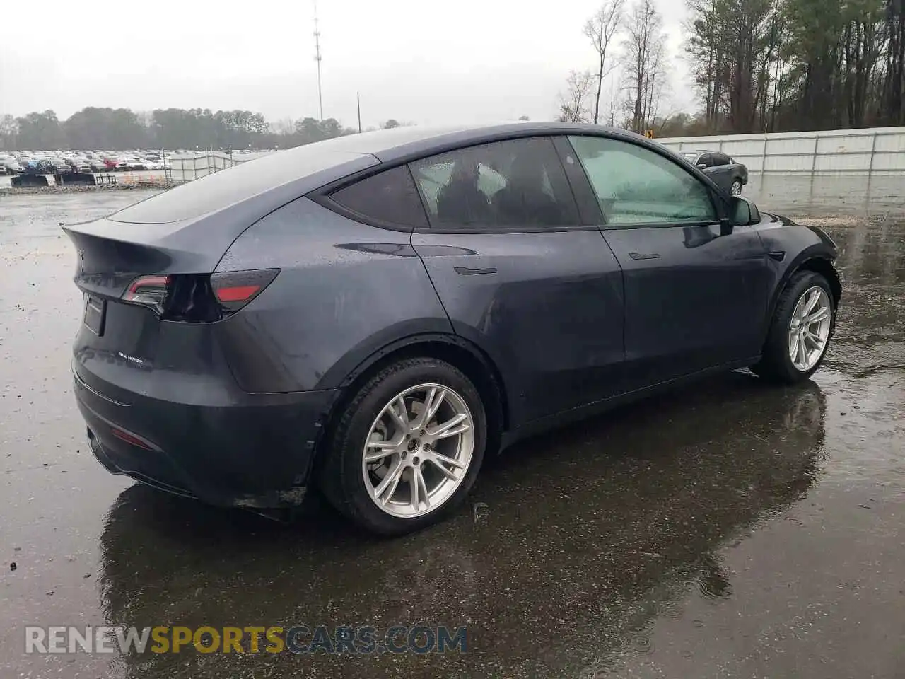 3 Photograph of a damaged car 7SAYGDEE1RA252705 TESLA MODEL Y 2024