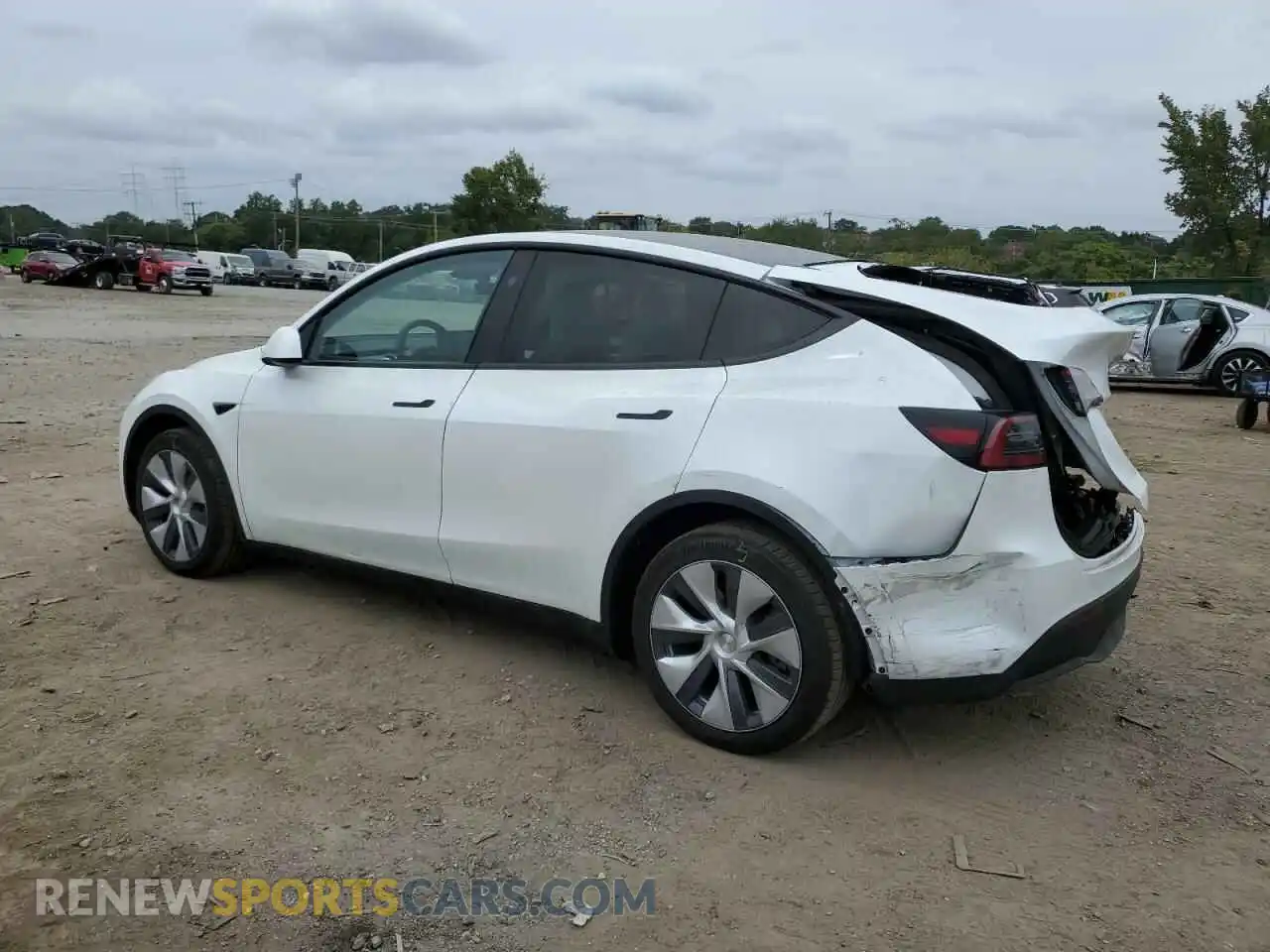 2 Photograph of a damaged car 7SAYGDEE1RA260755 TESLA MODEL Y 2024