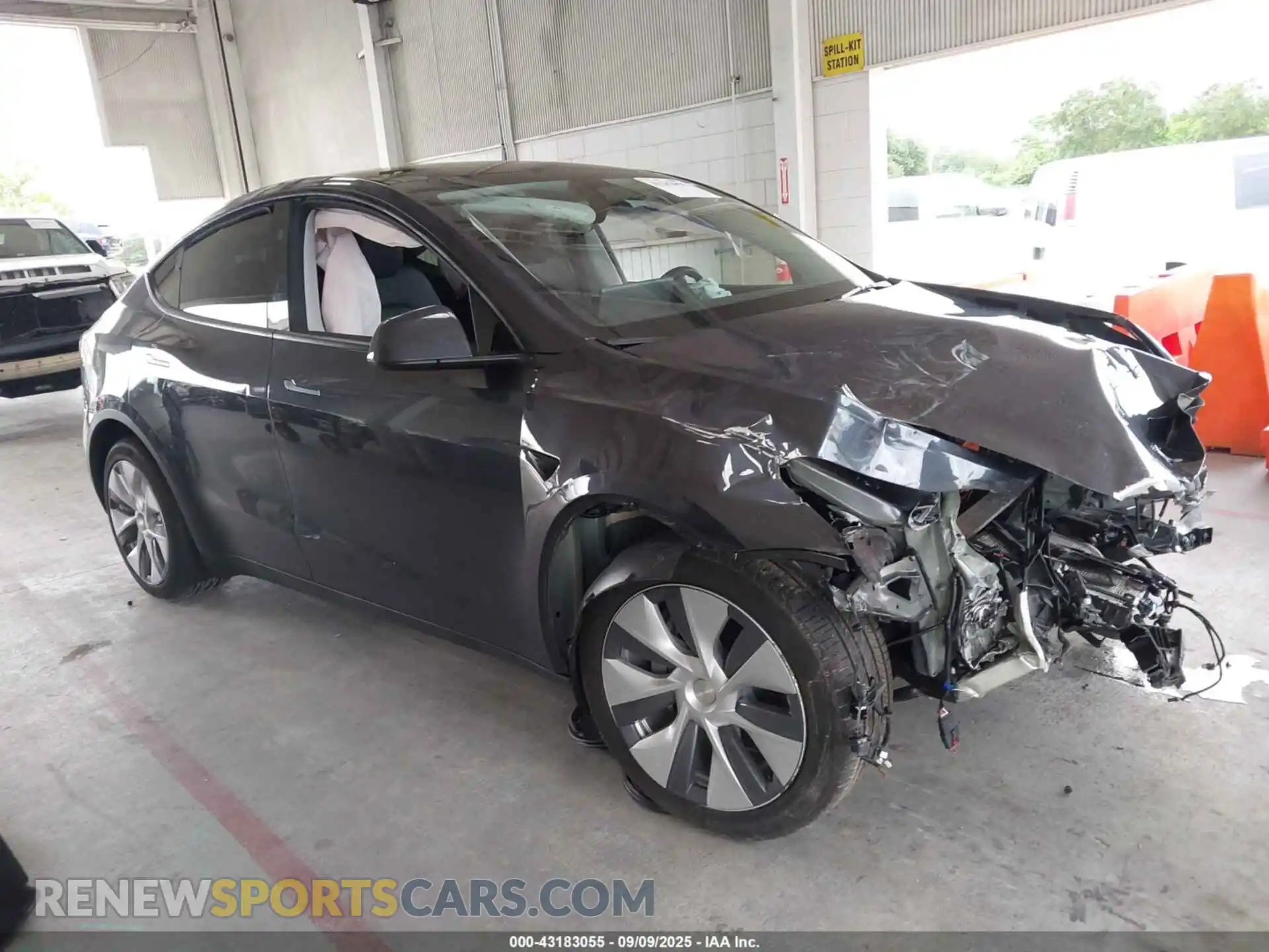 1 Photograph of a damaged car 7SAYGDEE1RA269195 TESLA MODEL Y 2024