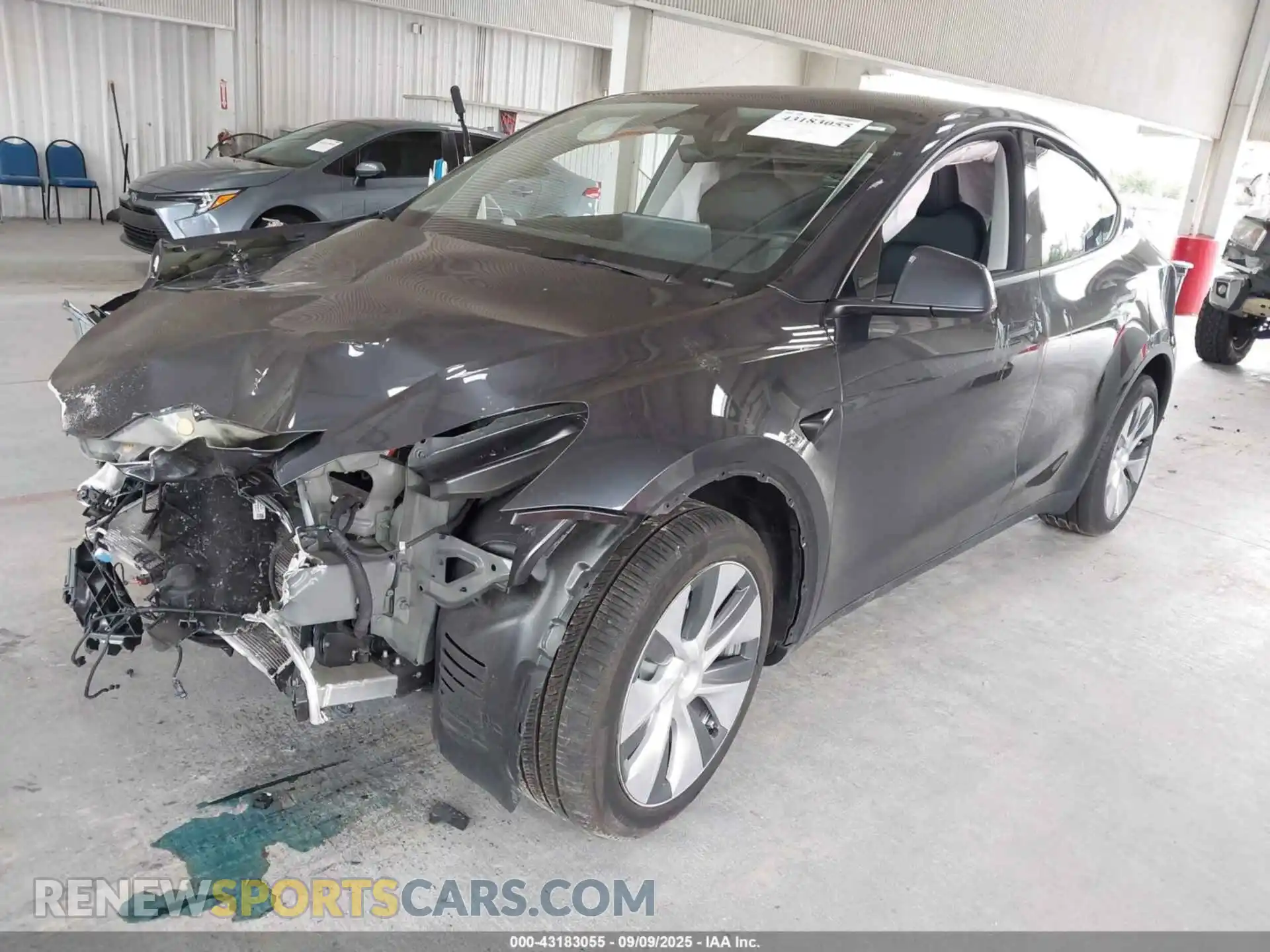 2 Photograph of a damaged car 7SAYGDEE1RA269195 TESLA MODEL Y 2024