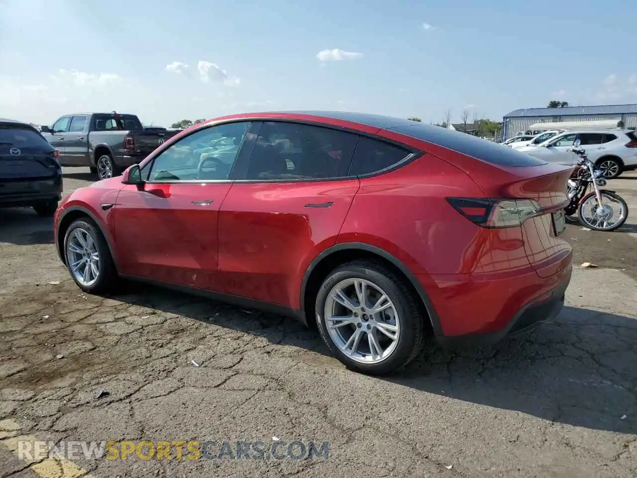 2 Photograph of a damaged car 7SAYGDEE1RA269472 TESLA MODEL Y 2024