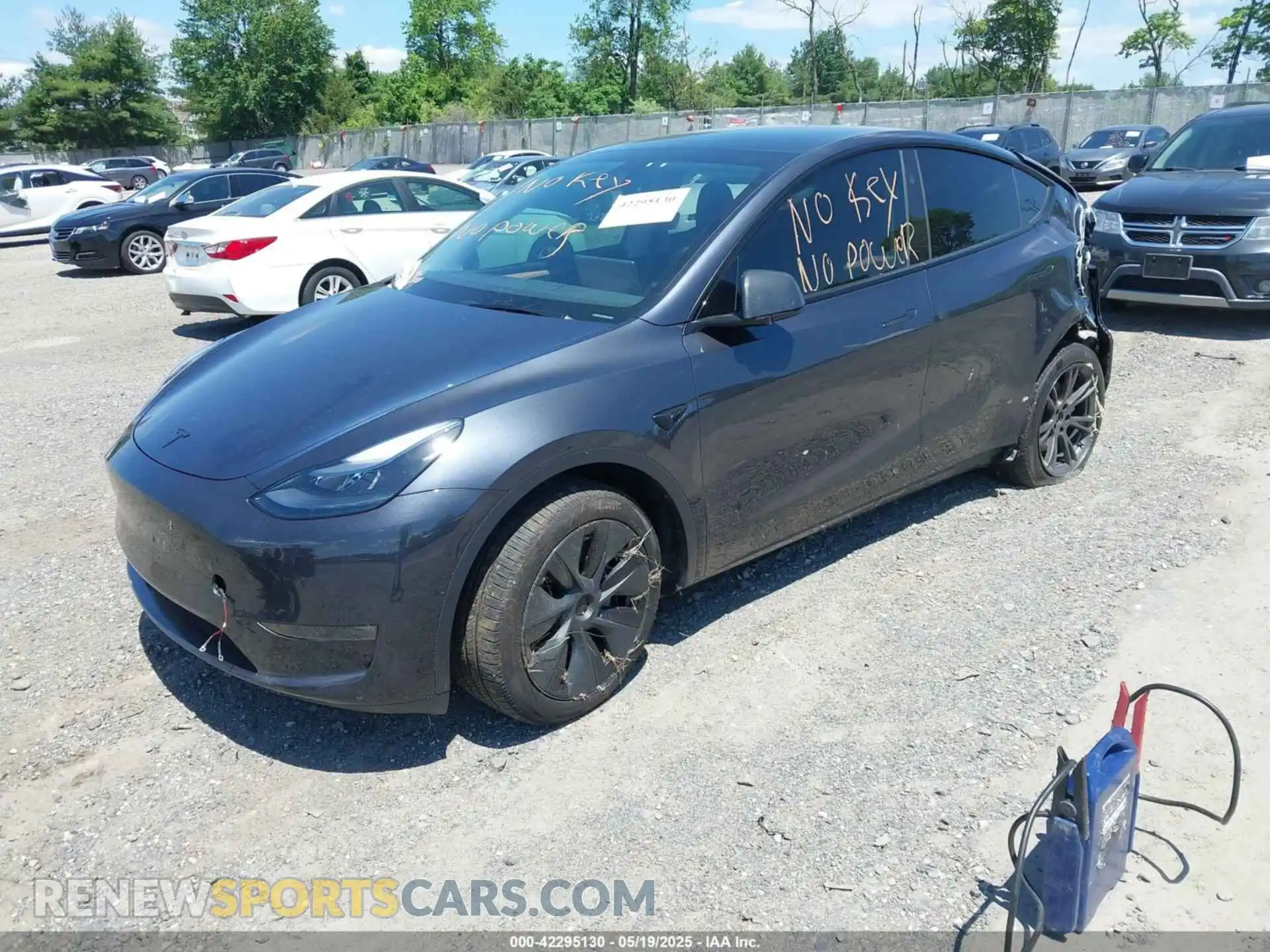 2 Photograph of a damaged car 7SAYGDEE1RA305094 TESLA MODEL Y 2024