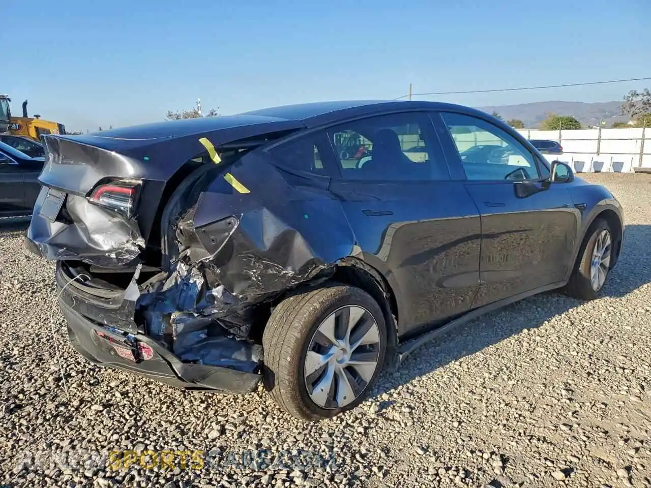 3 Photograph of a damaged car 7SAYGDEE1RF025078 TESLA MODEL Y 2024