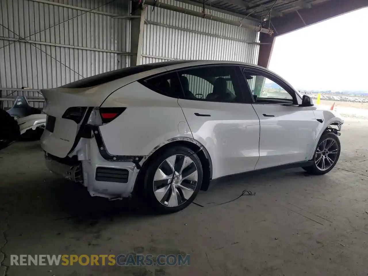 3 fotografías del automóvil dañado 7SAYGDEE1RF054192 TESLA MODEL Y 2024