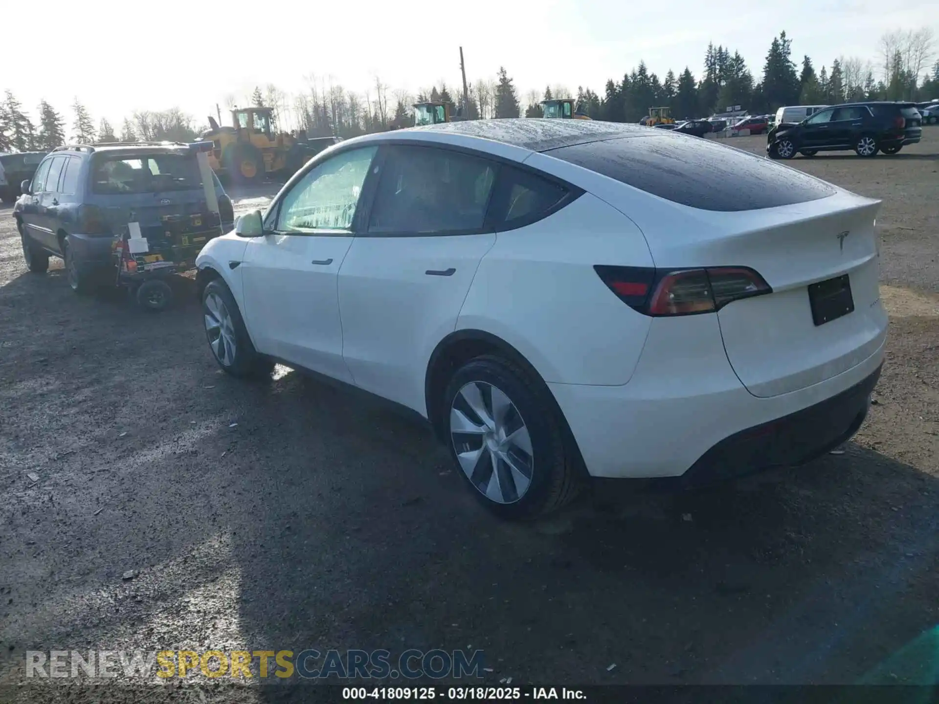 3 Photograph of a damaged car 7SAYGDEE1RF056816 TESLA MODEL Y 2024
