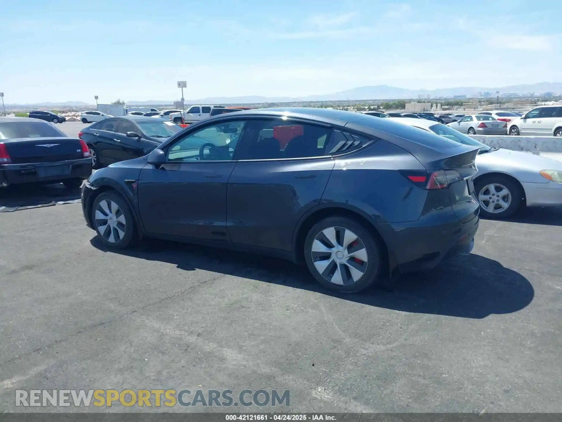3 Photograph of a damaged car 7SAYGDEE1RF067024 TESLA MODEL Y 2024