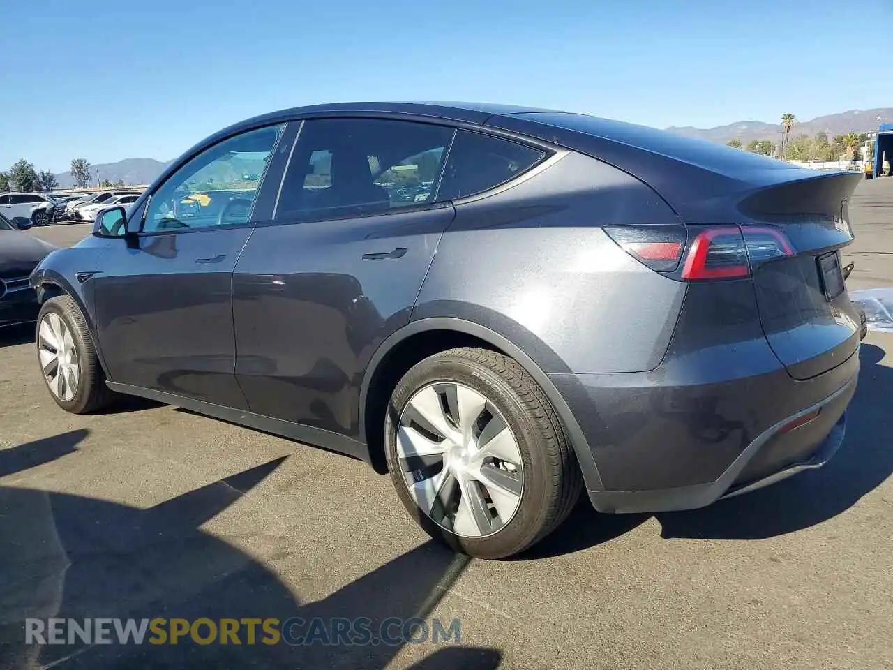 2 Photograph of a damaged car 7SAYGDEE1RF070960 TESLA MODEL Y 2024