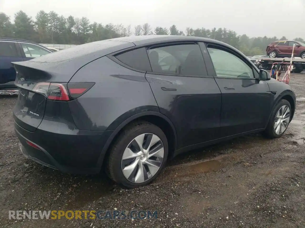 3 Photograph of a damaged car 7SAYGDEE1RF080095 TESLA MODEL Y 2024