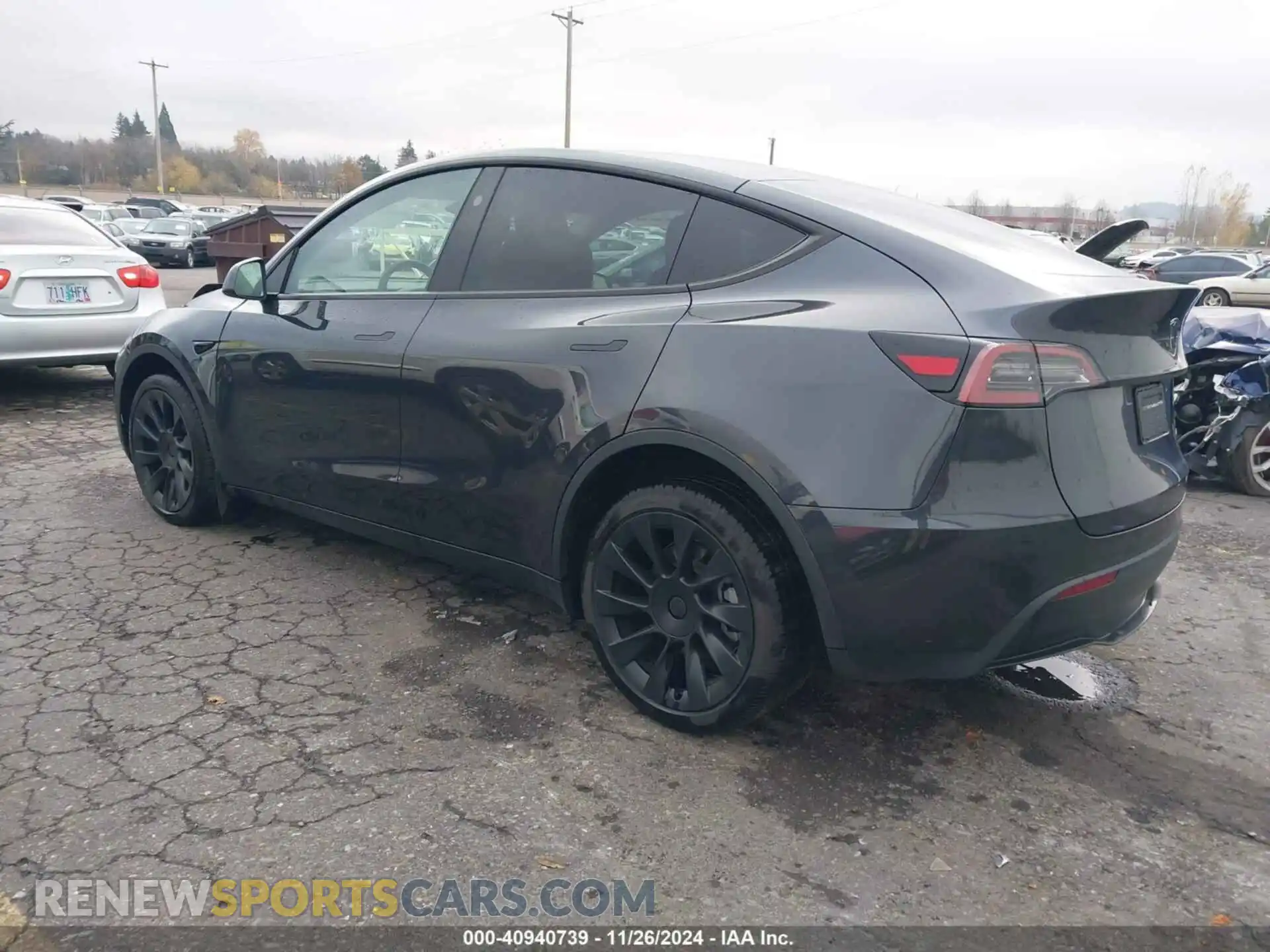 3 Photograph of a damaged car 7SAYGDEE1RF102483 TESLA MODEL Y 2024