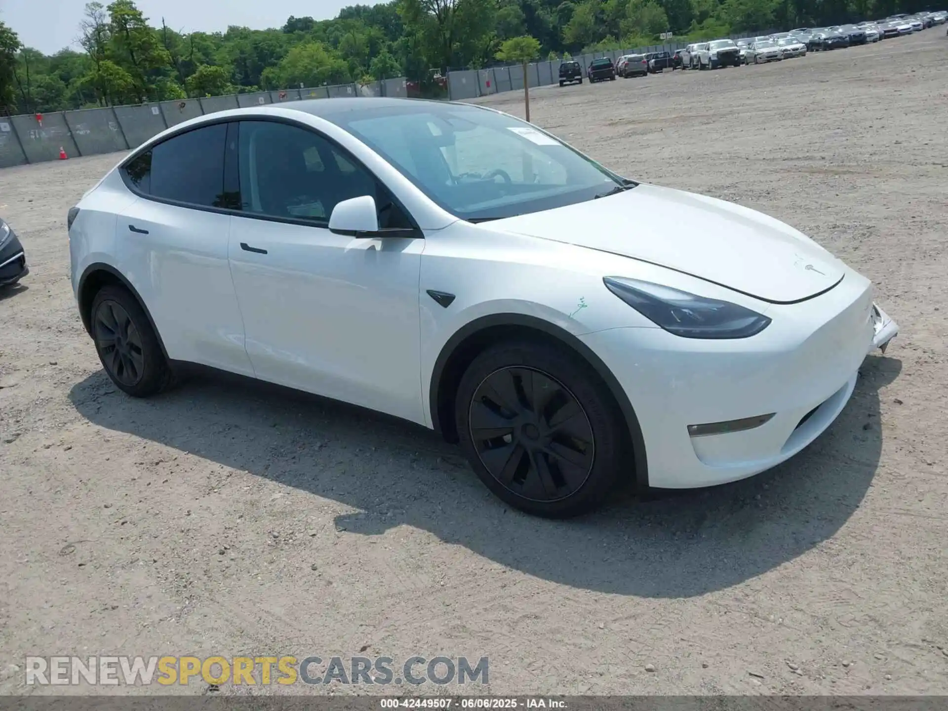 1 Photograph of a damaged car 7SAYGDEE1RF185655 TESLA MODEL Y 2024