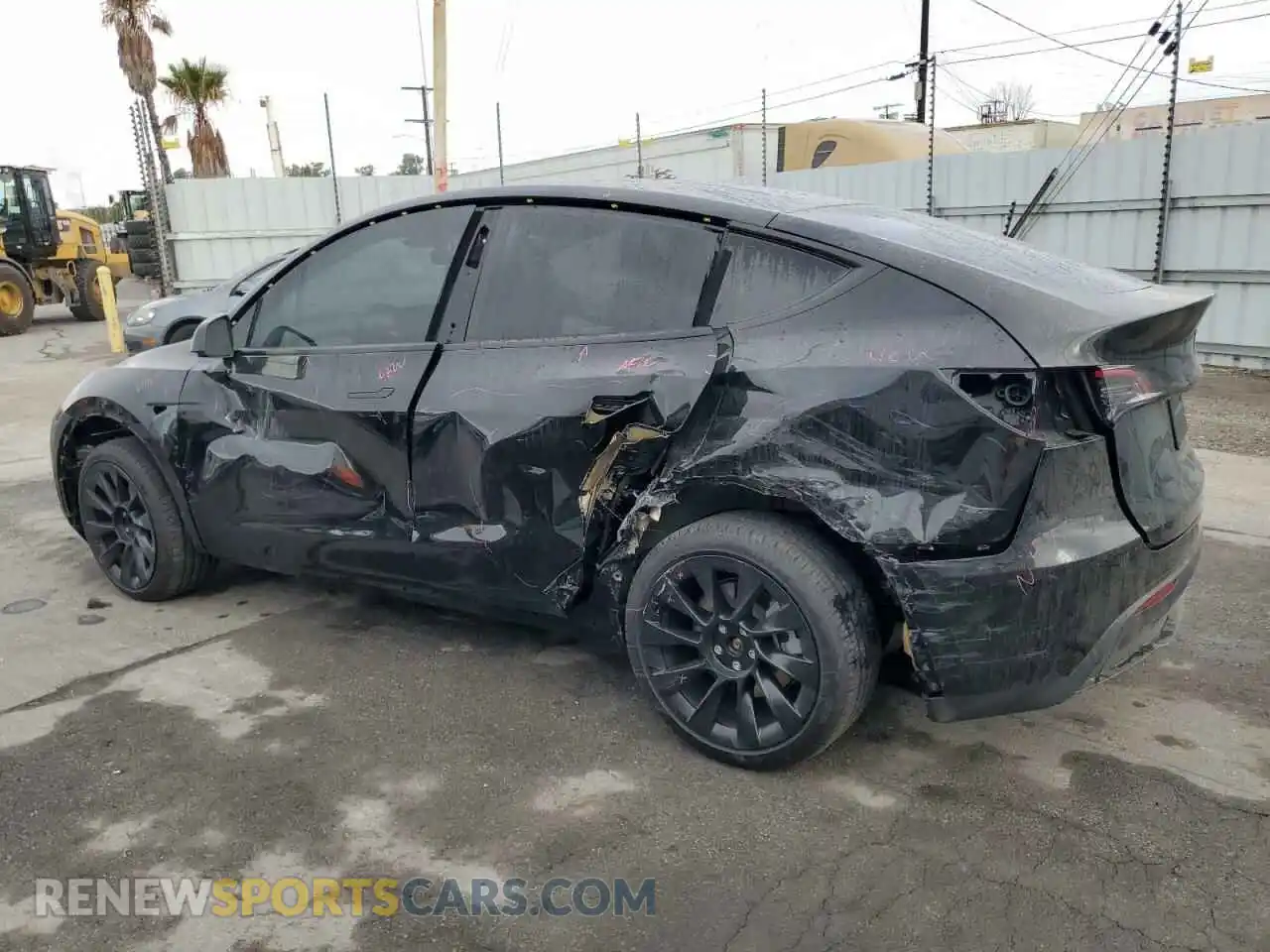 2 Photograph of a damaged car 7SAYGDEE2RA220295 TESLA MODEL Y 2024