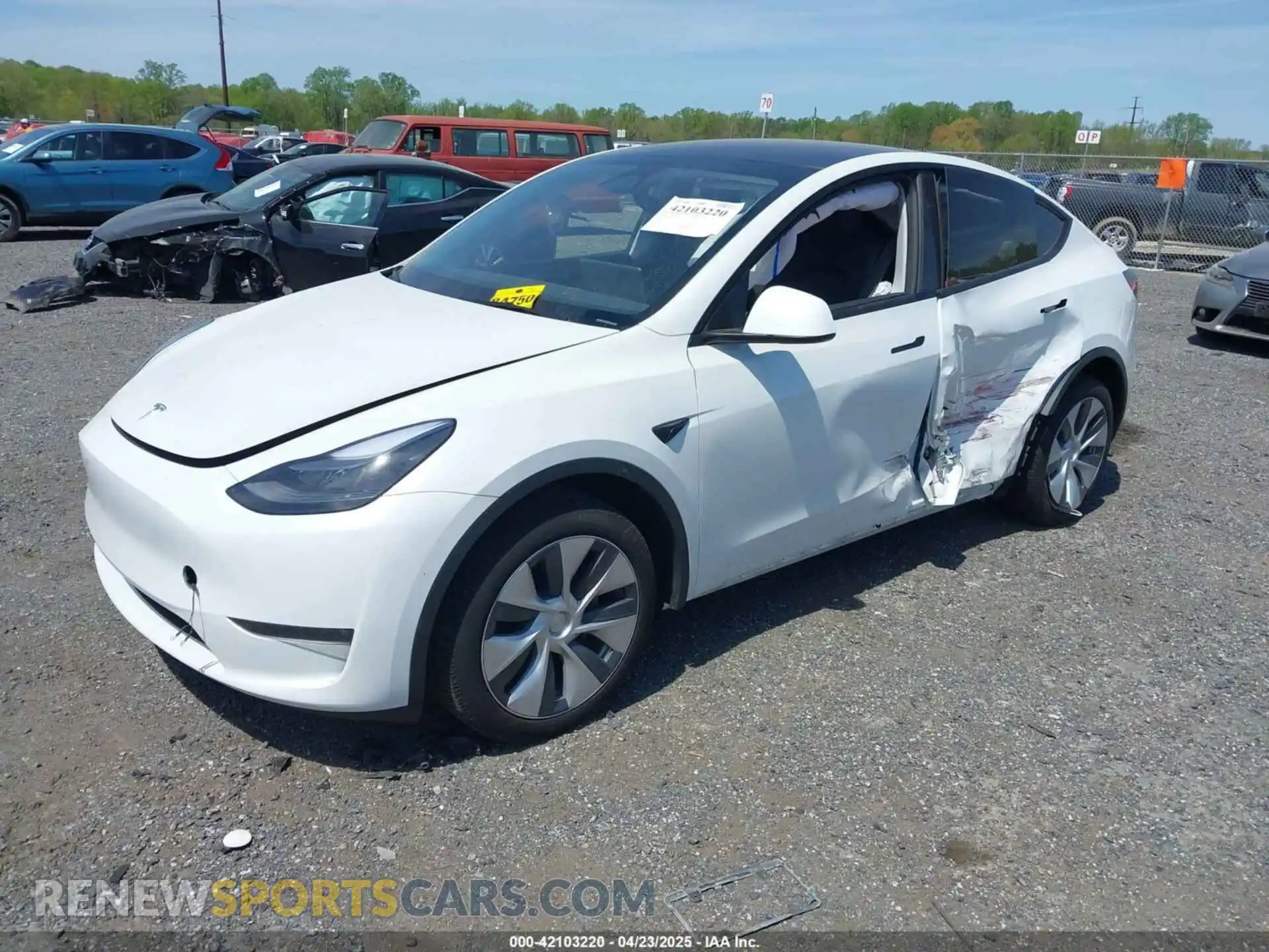 2 Photograph of a damaged car 7SAYGDEE2RA223679 TESLA MODEL Y 2024