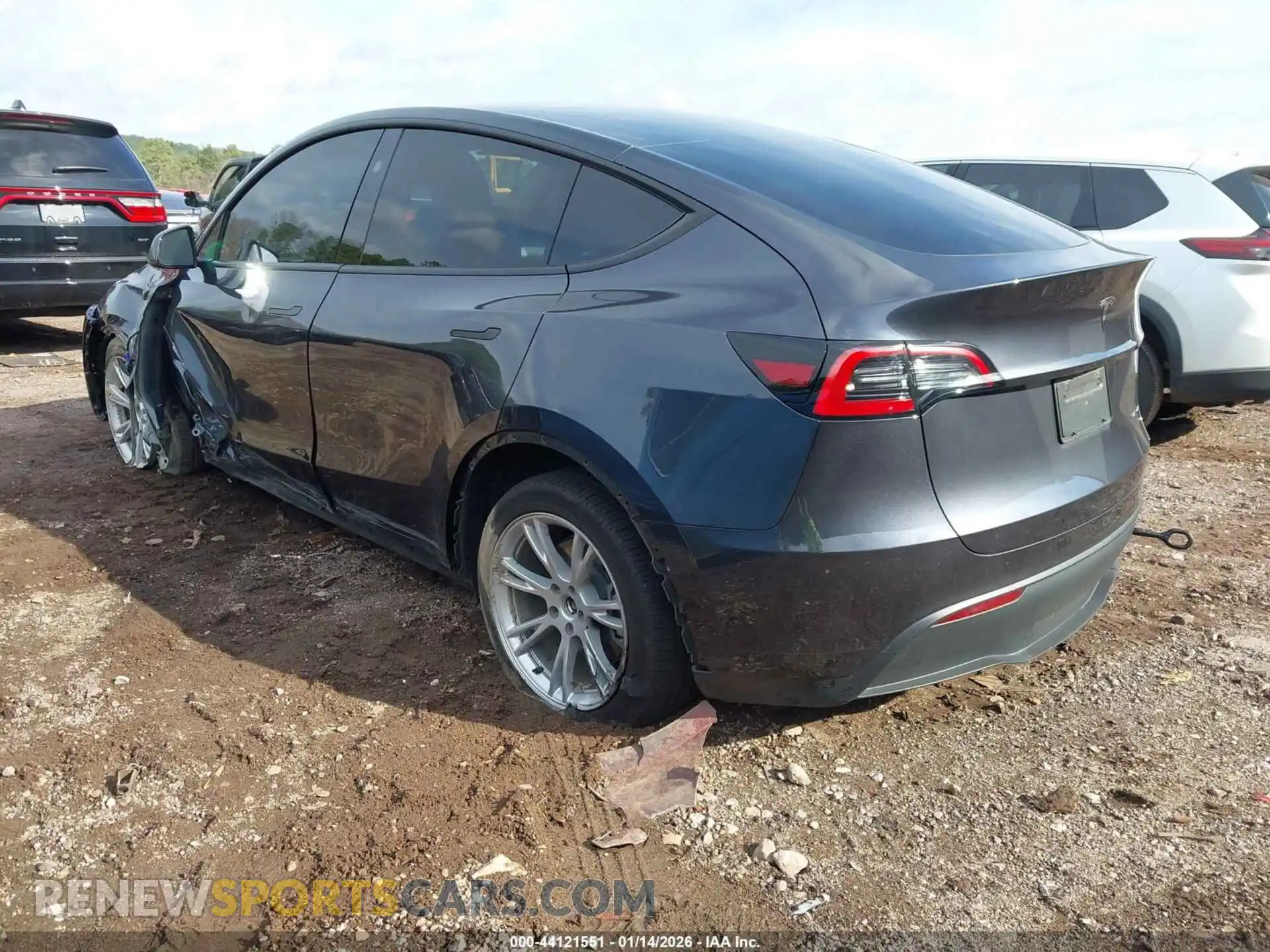 3 Photograph of a damaged car 7SAYGDEE2RA232074 TESLA MODEL Y 2024