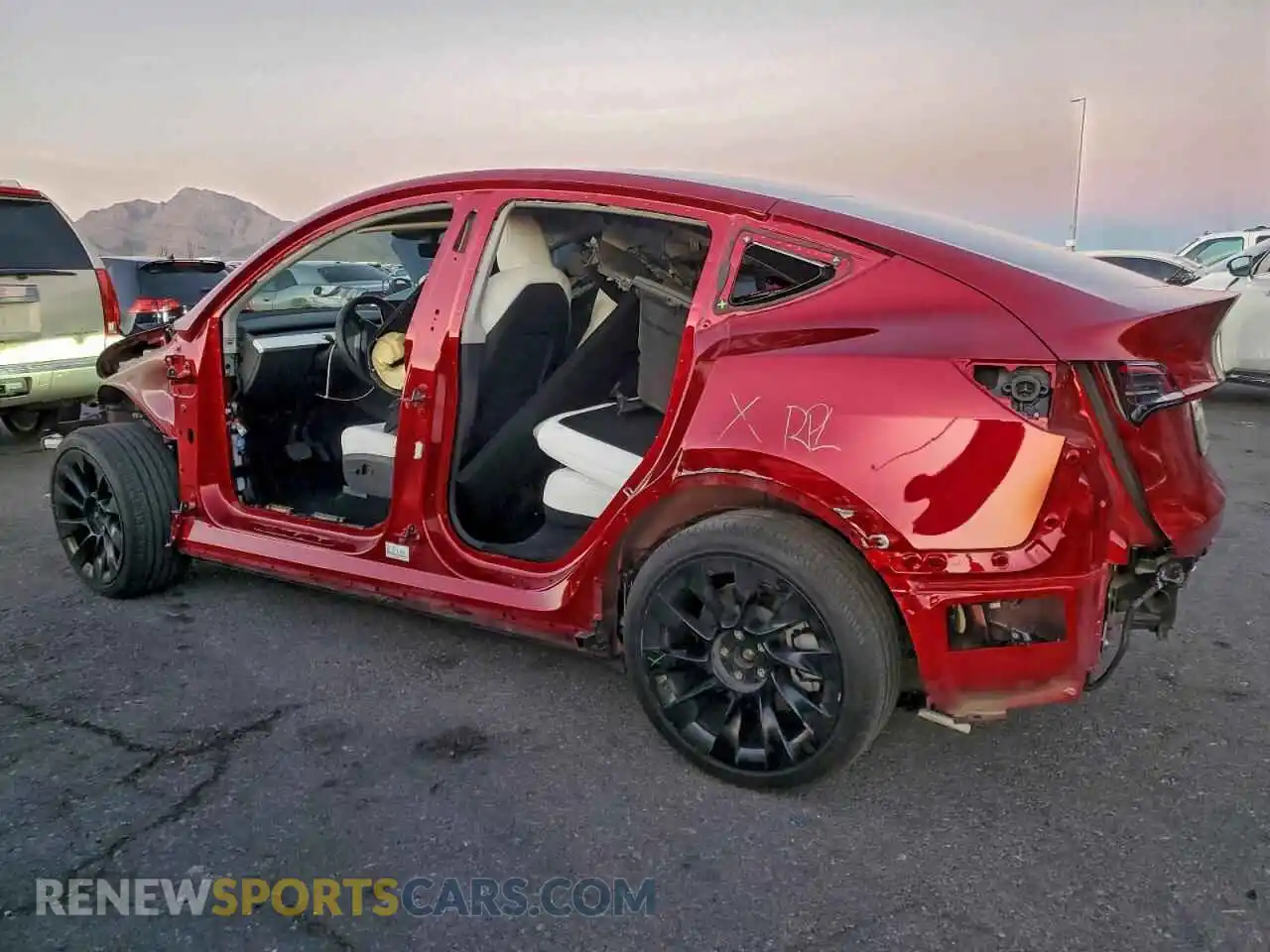 2 Photograph of a damaged car 7SAYGDEE2RA233791 TESLA MODEL Y 2024