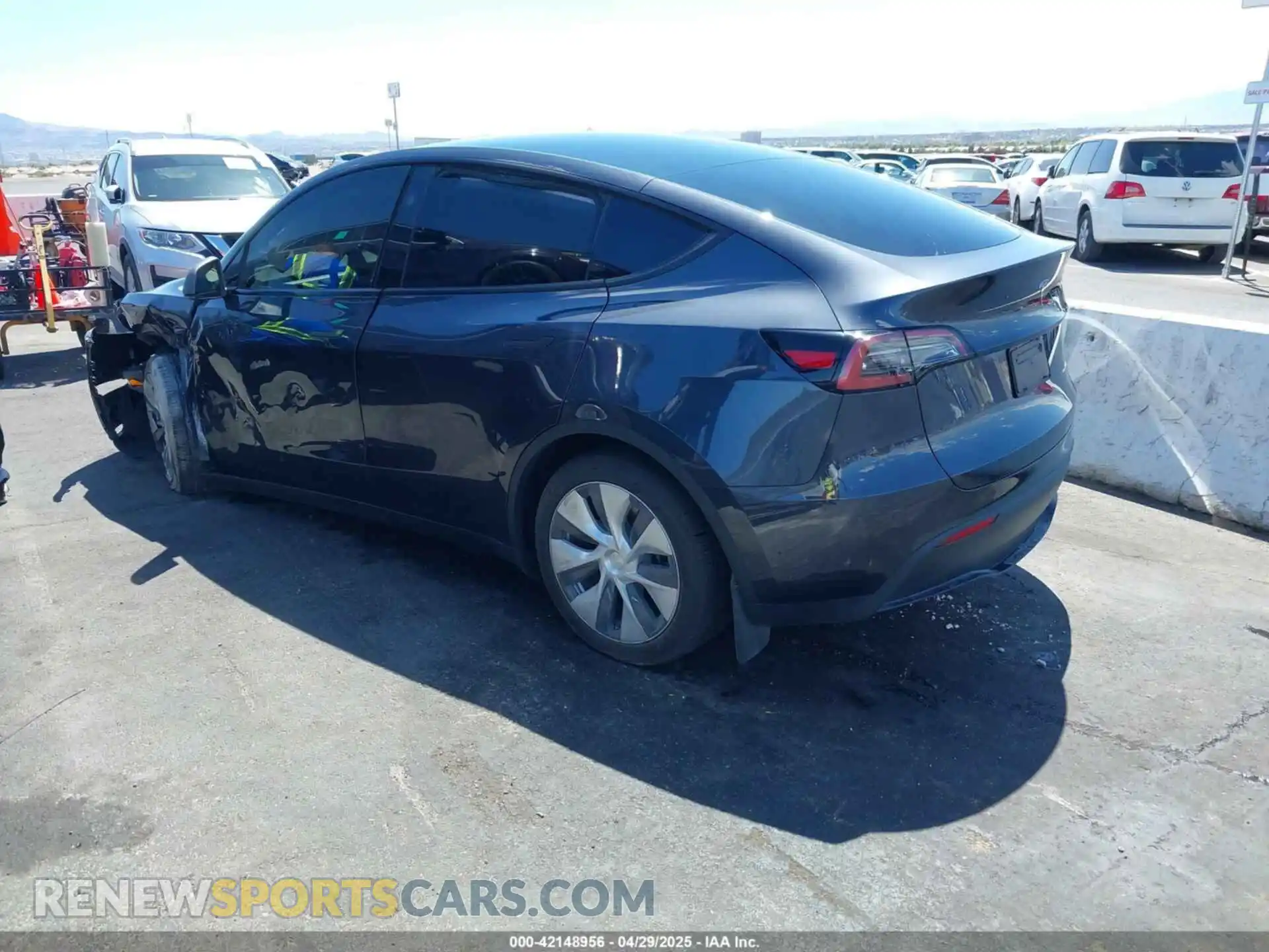 3 Photograph of a damaged car 7SAYGDEE2RA233855 TESLA MODEL Y 2024