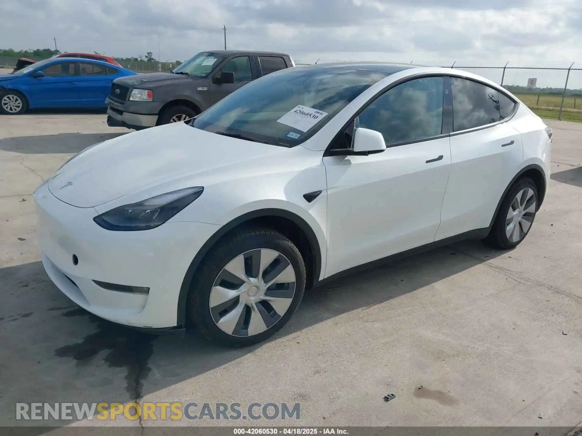 2 Photograph of a damaged car 7SAYGDEE2RA248369 TESLA MODEL Y 2024