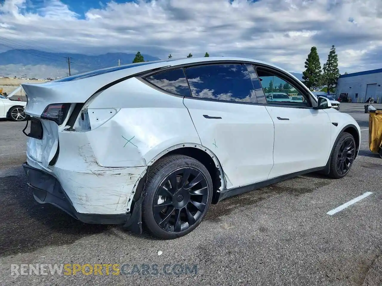 3 fotografías del automóvil dañado 7SAYGDEE2RA259436 TESLA MODEL Y 2024
