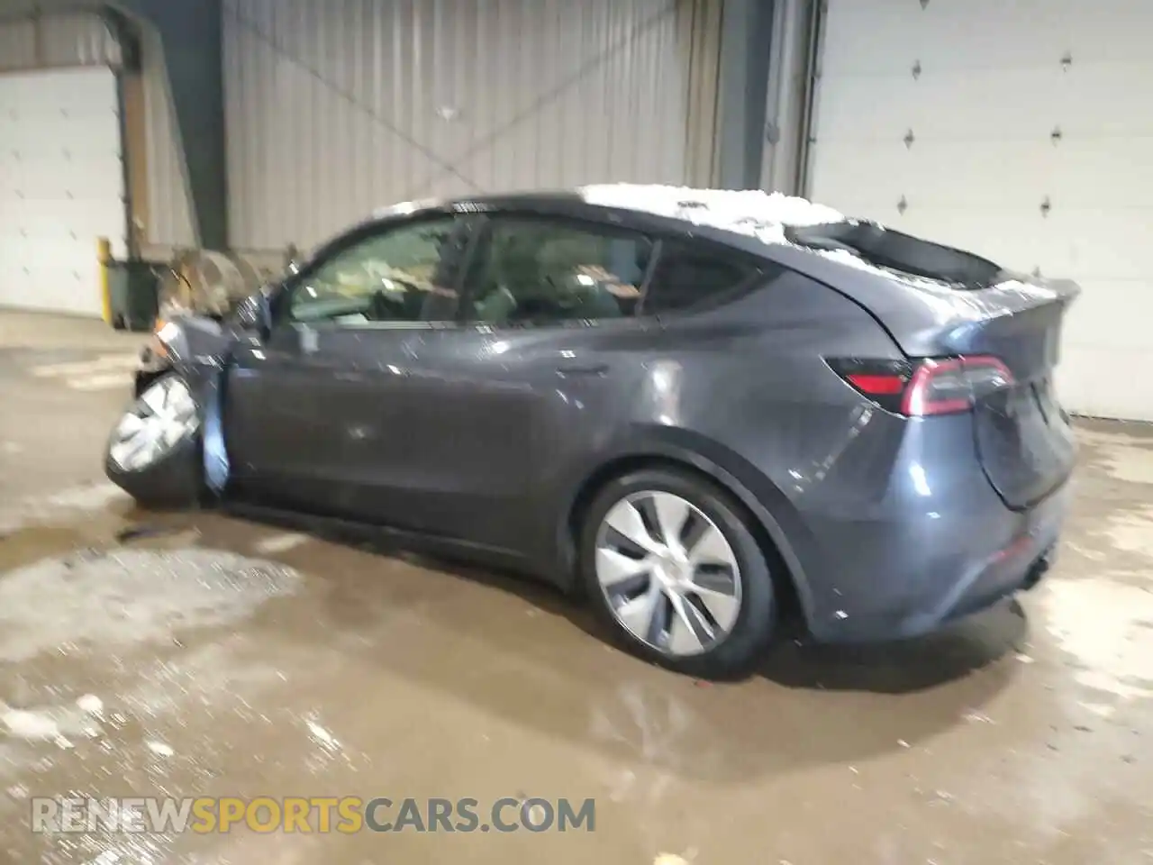 2 Photograph of a damaged car 7SAYGDEE2RA275152 TESLA MODEL Y 2024