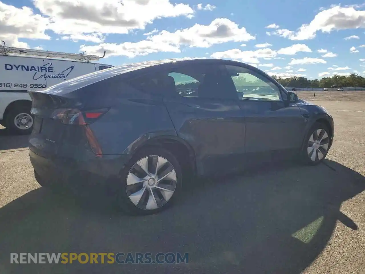 3 Photograph of a damaged car 7SAYGDEE2RA286491 TESLA MODEL Y 2024