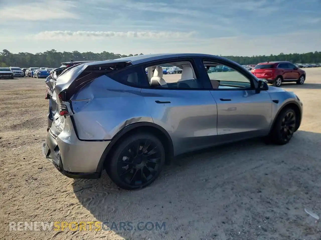 3 Photograph of a damaged car 7SAYGDEE2RA294252 TESLA MODEL Y 2024