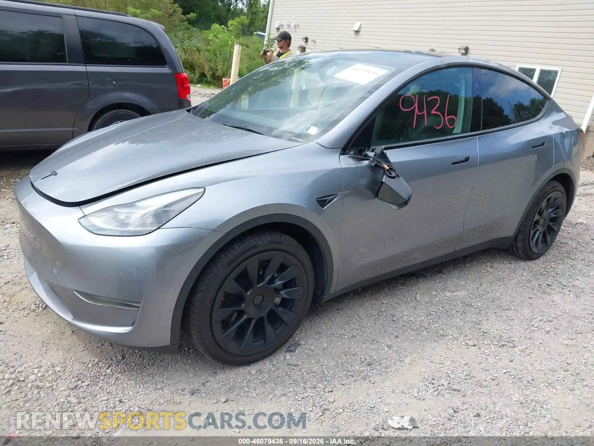 2 Фотография поврежденного автомобиля 7SAYGDEE2RA328416 TESLA MODEL Y 2024