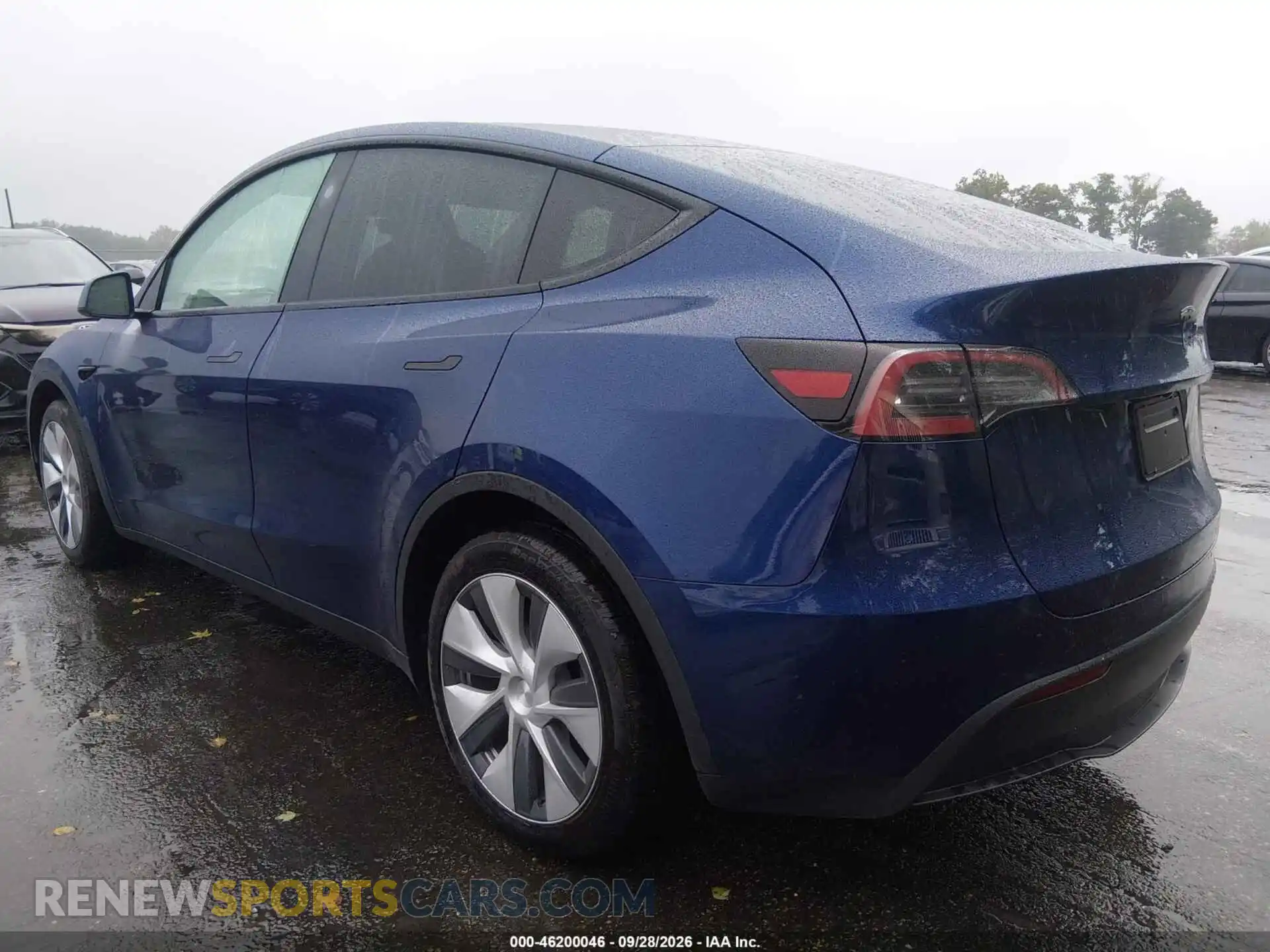3 Photograph of a damaged car 7SAYGDEE2RF031861 TESLA MODEL Y 2024