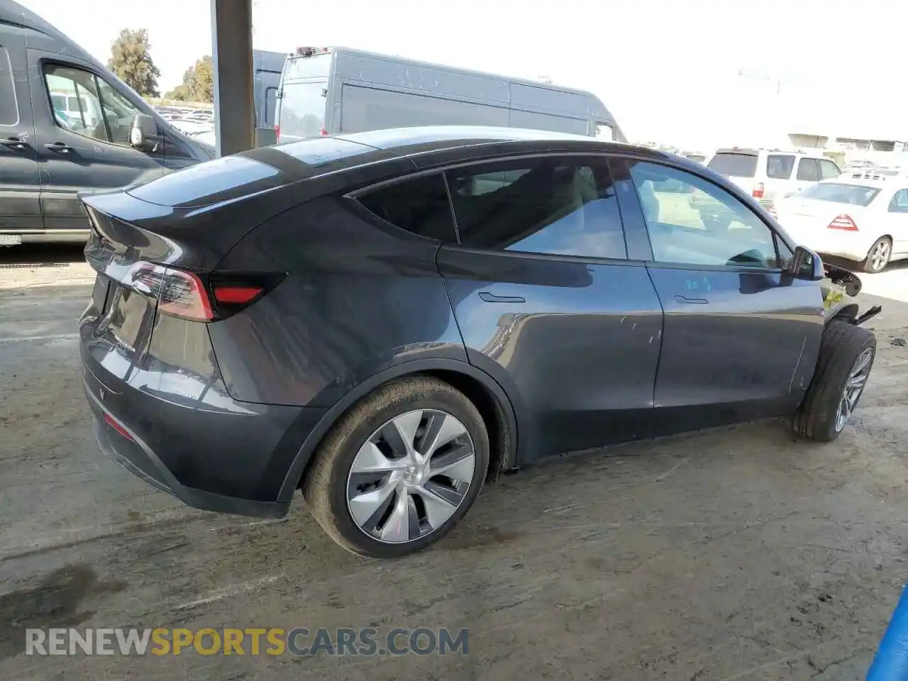 3 Photograph of a damaged car 7SAYGDEE2RF080431 TESLA MODEL Y 2024