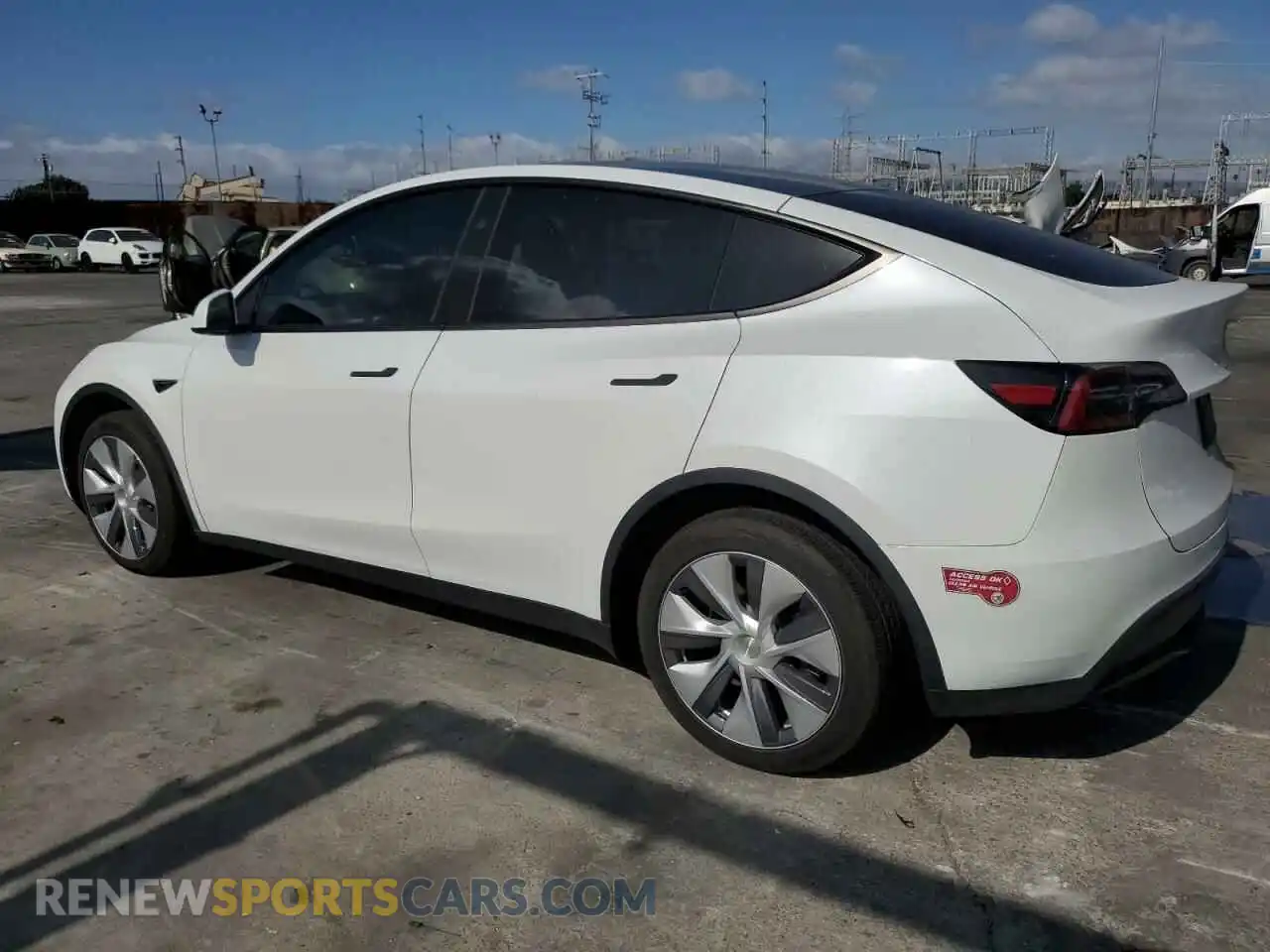 2 fotografías del automóvil dañado 7SAYGDEE2RF090540 TESLA MODEL Y 2024