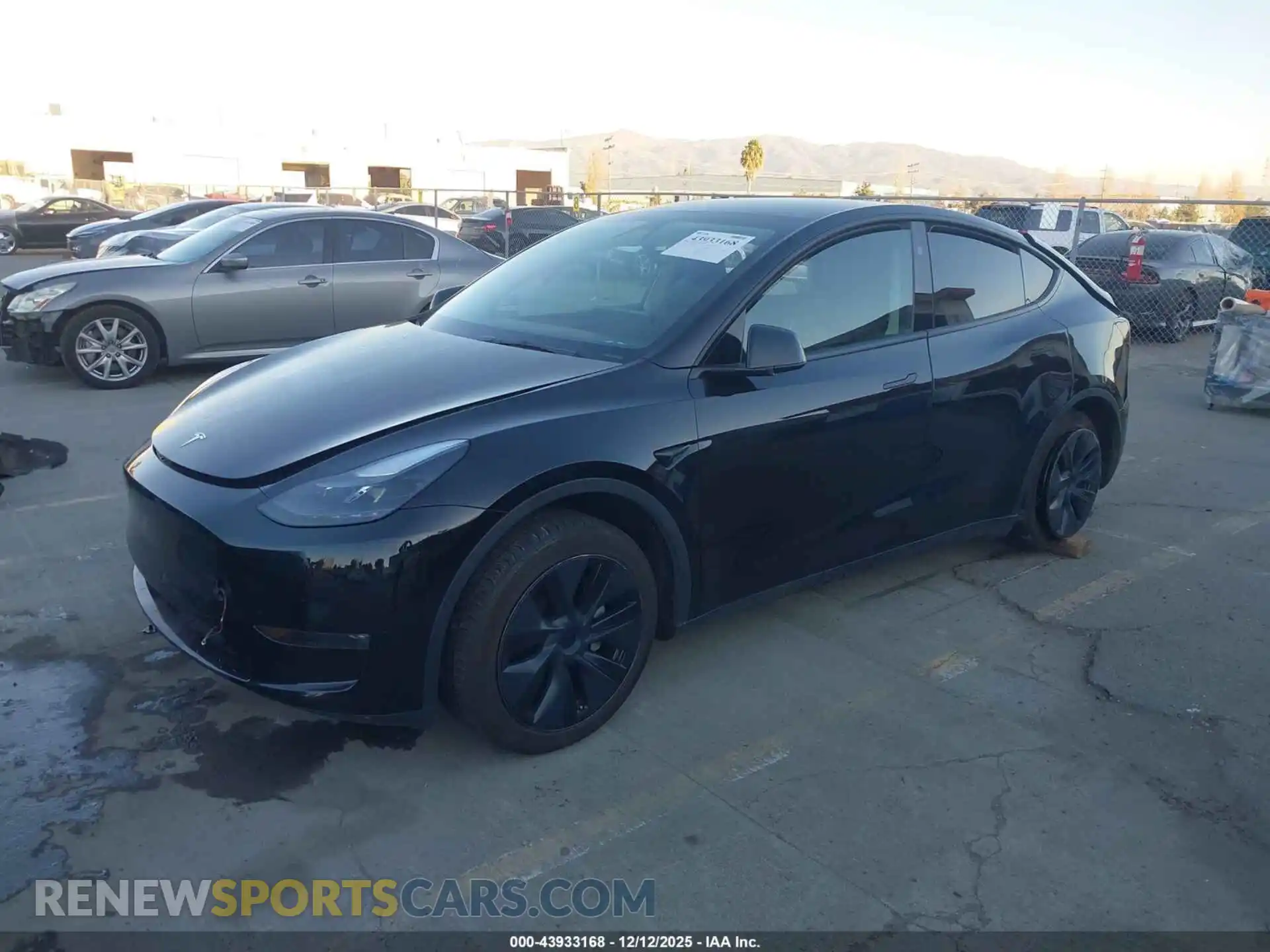 2 Photograph of a damaged car 7SAYGDEE2RF124654 TESLA MODEL Y 2024