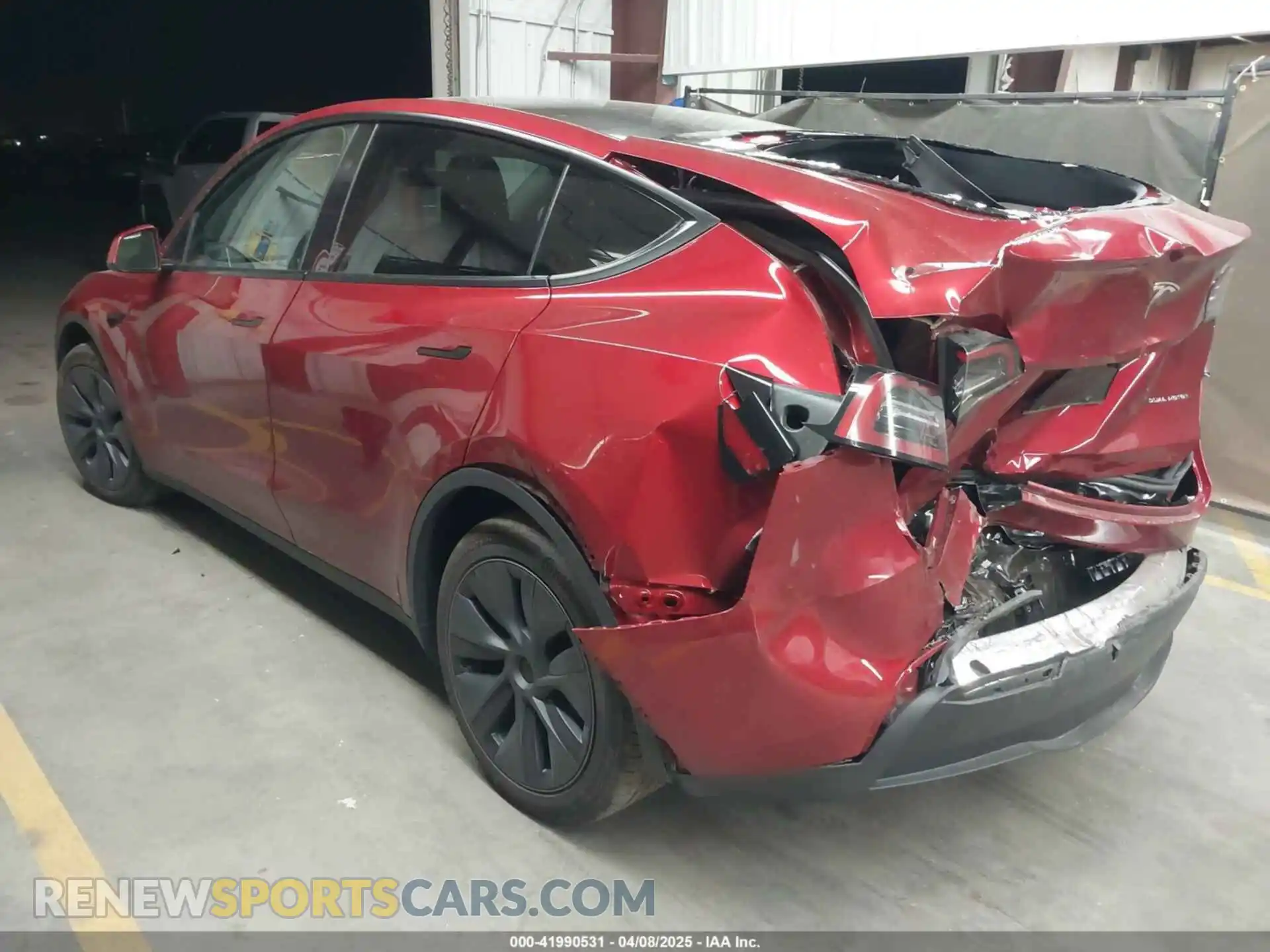 3 Photograph of a damaged car 7SAYGDEE2RF128512 TESLA MODEL Y 2024