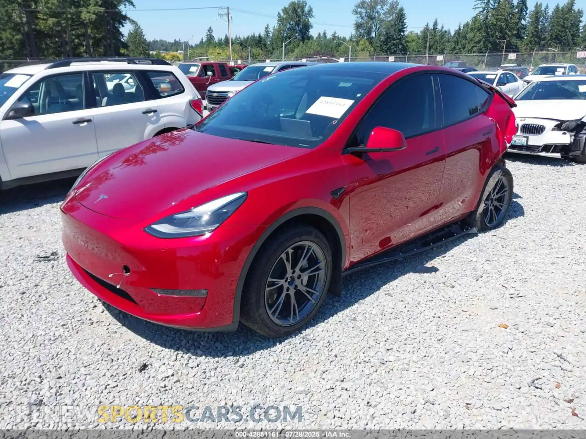2 Photograph of a damaged car 7SAYGDEE2RF131944 TESLA MODEL Y 2024