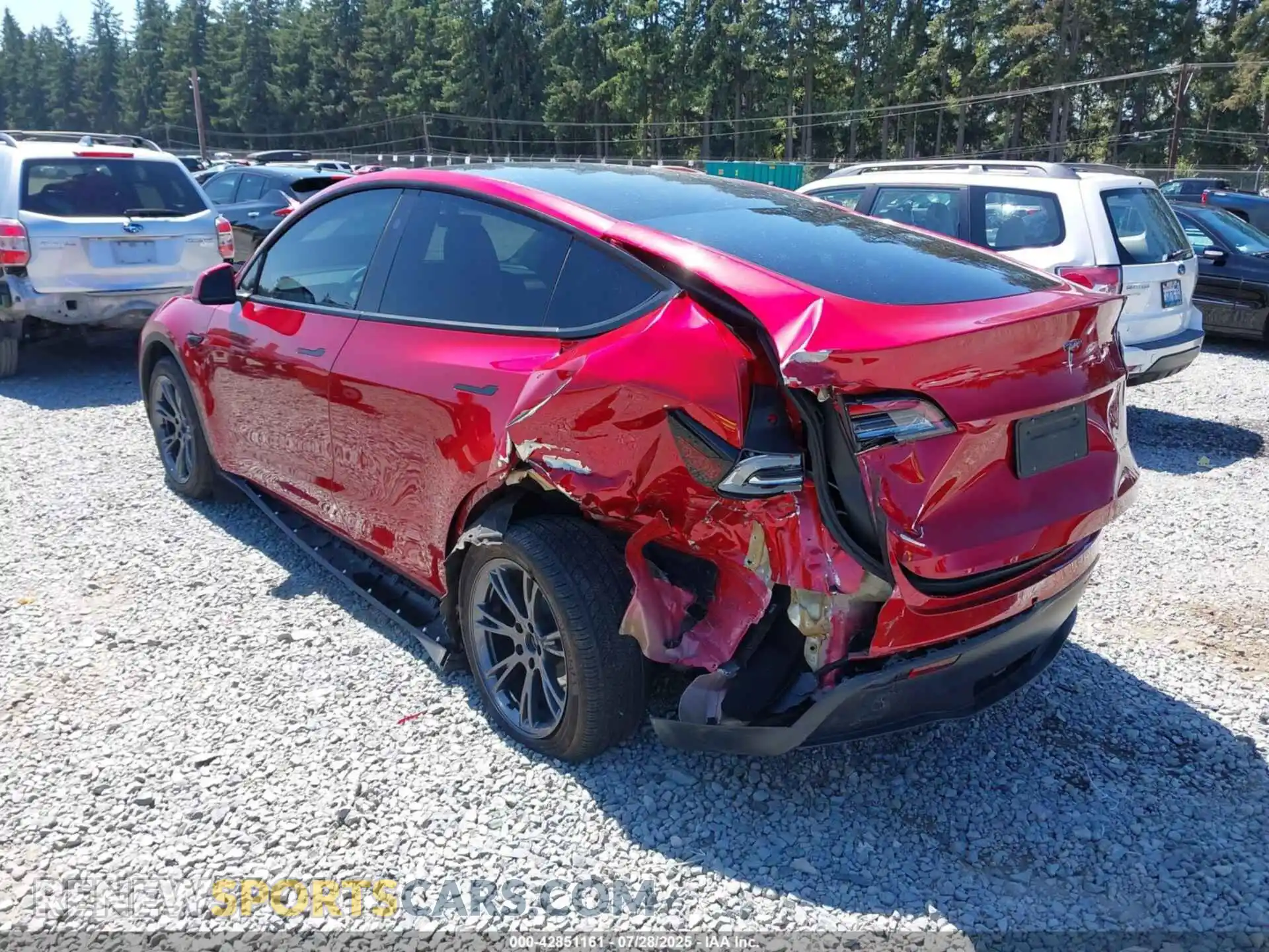 3 Photograph of a damaged car 7SAYGDEE2RF131944 TESLA MODEL Y 2024