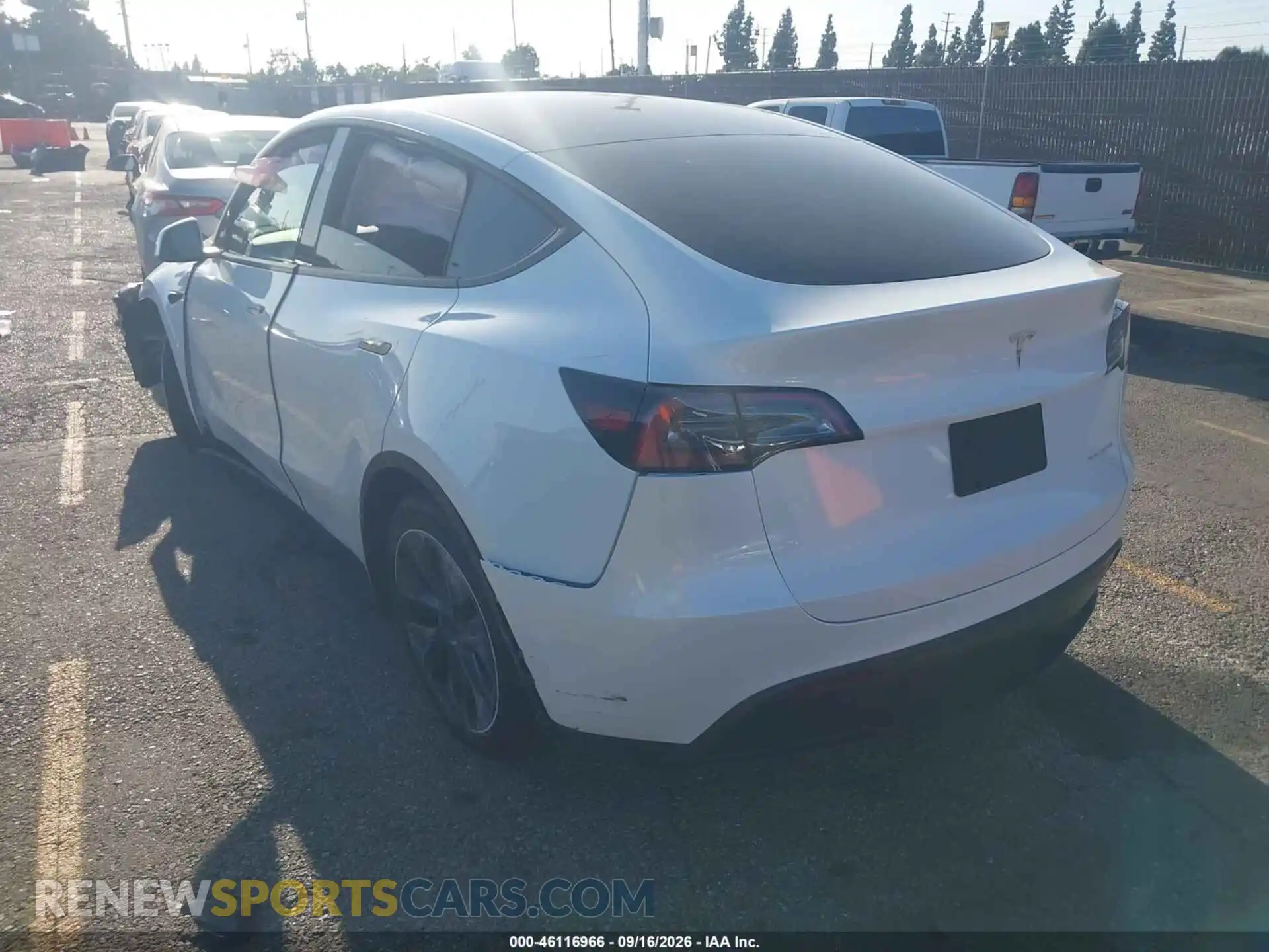 3 Photograph of a damaged car 7SAYGDEE2RF152048 TESLA MODEL Y 2024