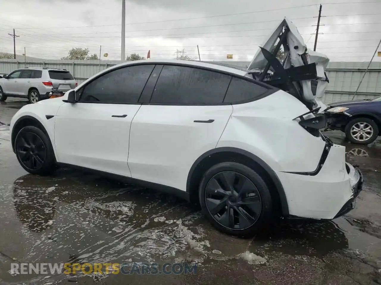2 Photograph of a damaged car 7SAYGDEE2RF160327 TESLA MODEL Y 2024