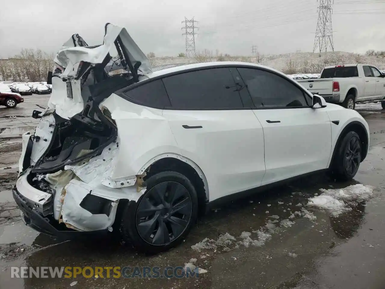 3 Photograph of a damaged car 7SAYGDEE2RF160327 TESLA MODEL Y 2024