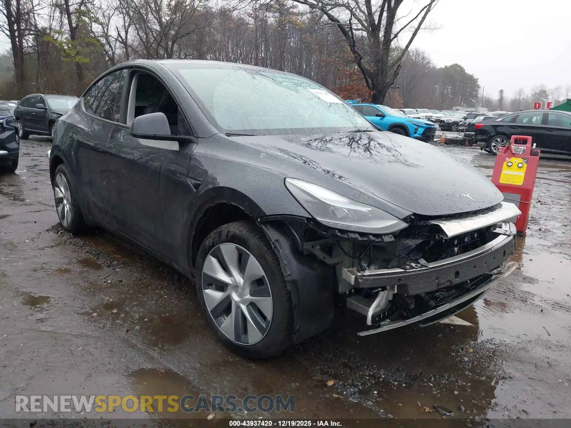1 Photograph of a damaged car 7SAYGDEE3RA226283 TESLA MODEL Y 2024