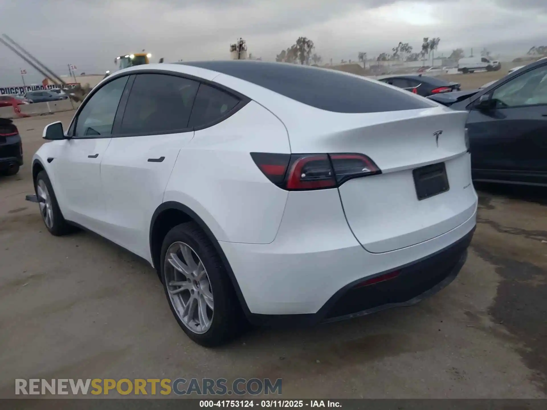 3 fotografías del automóvil dañado 7SAYGDEE3RA232293 TESLA MODEL Y 2024